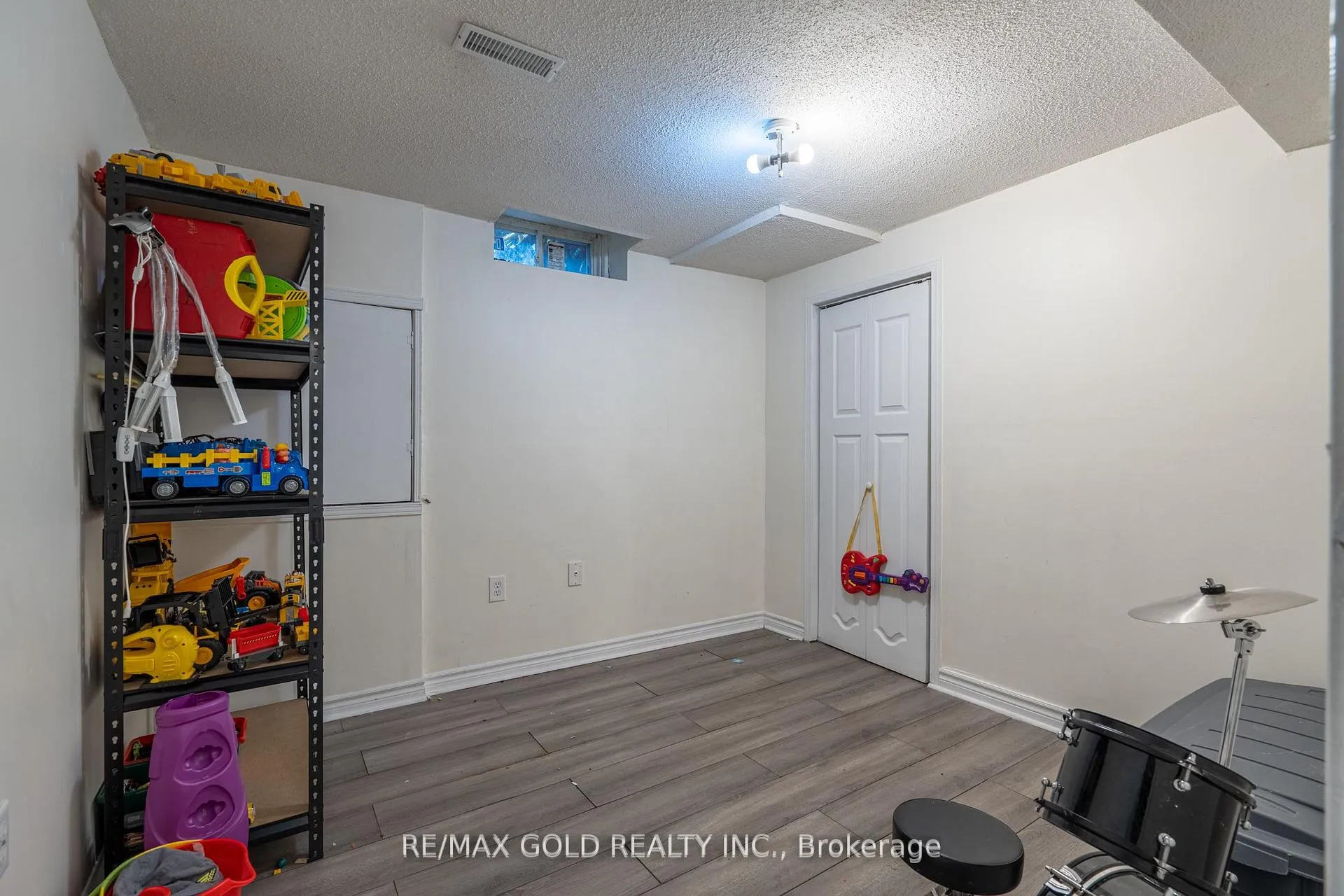 Photo 36 of 172 Desert Sand Drive, Brampton, Sandringham-Wellington — HOMEH