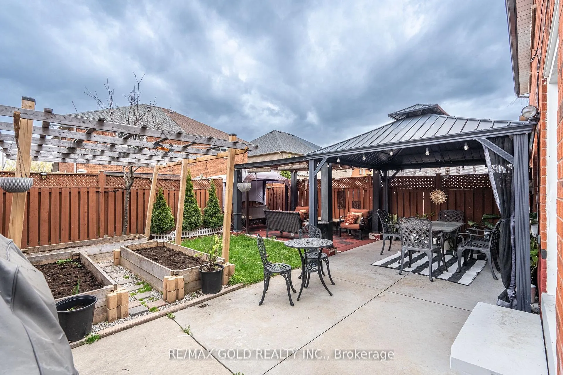 Photo 42 of 172 Desert Sand Drive, Brampton, Sandringham-Wellington — HOMEH