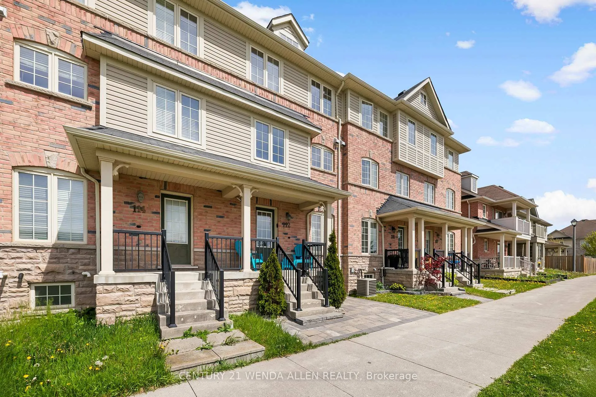 Photo 5 of 112 Goss Lane, Ajax, Northeast Ajax — HOMEH