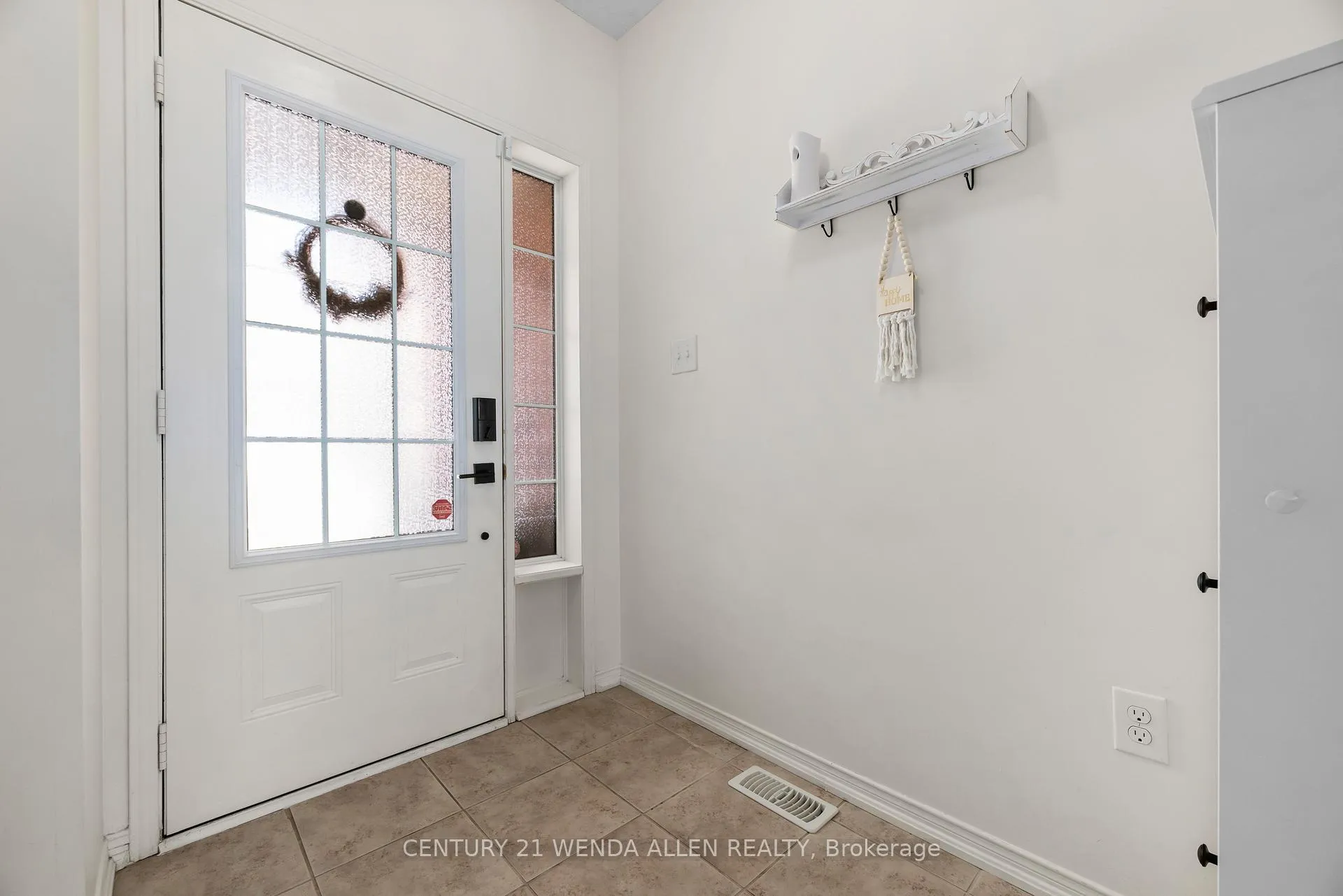 Photo 7 of 112 Goss Lane, Ajax, Northeast Ajax — HOMEH