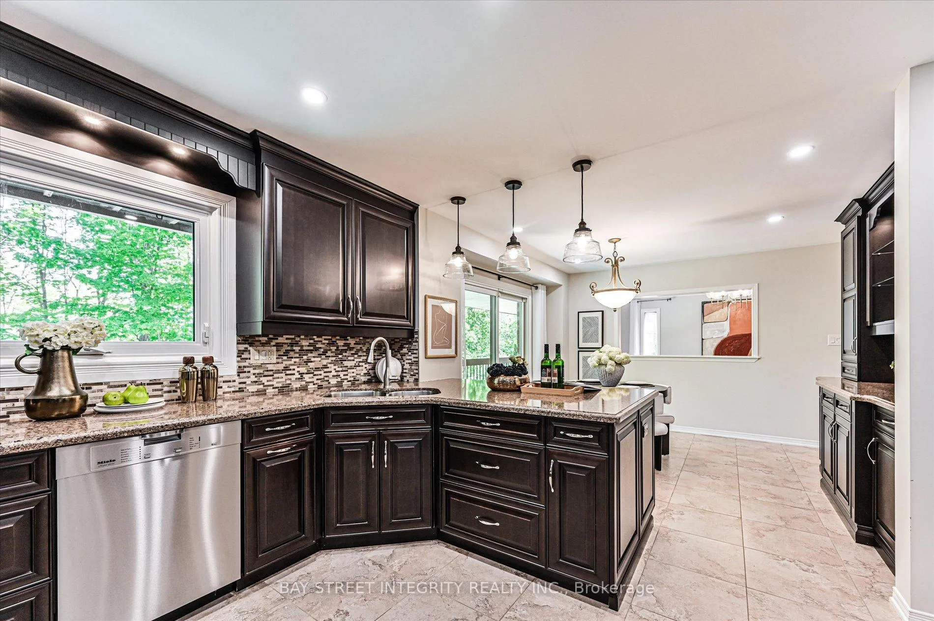 Photo 19 of 42 Sycamore Drive, Markham, Aileen-Willowbrook — HOMEH