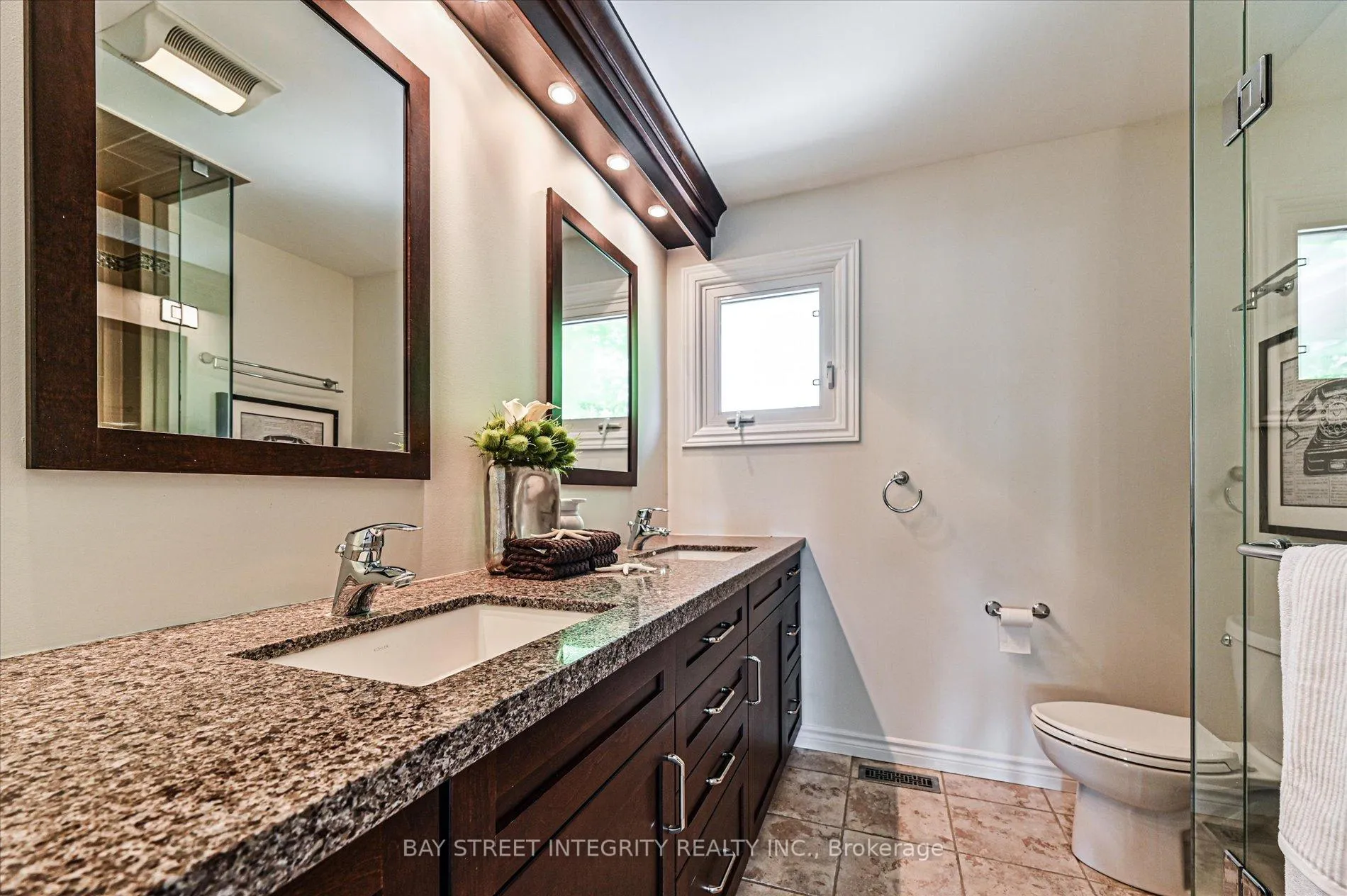 Photo 33 of 42 Sycamore Drive, Markham, Aileen-Willowbrook — HOMEH
