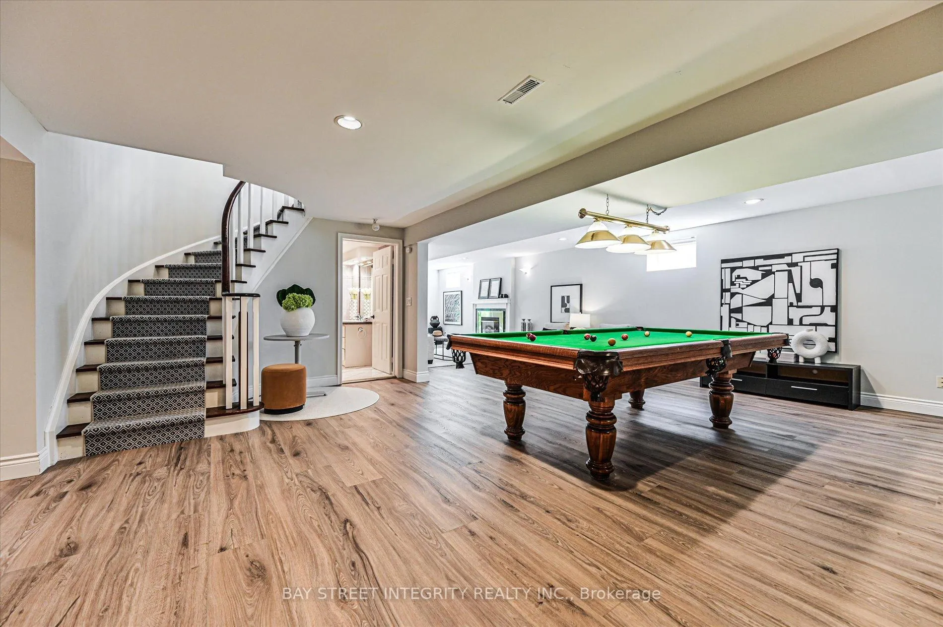 Photo 34 of 42 Sycamore Drive, Markham, Aileen-Willowbrook — HOMEH
