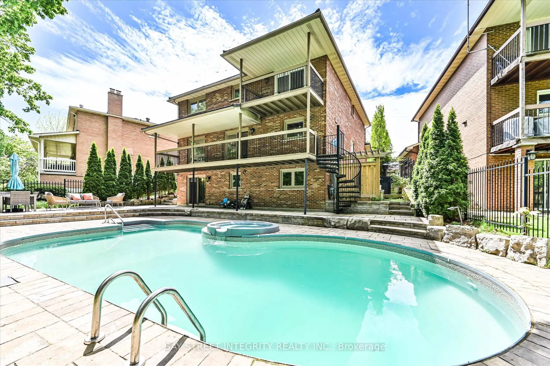 Photo 44 of 42 Sycamore Drive, Markham, Aileen-Willowbrook — HOMEH