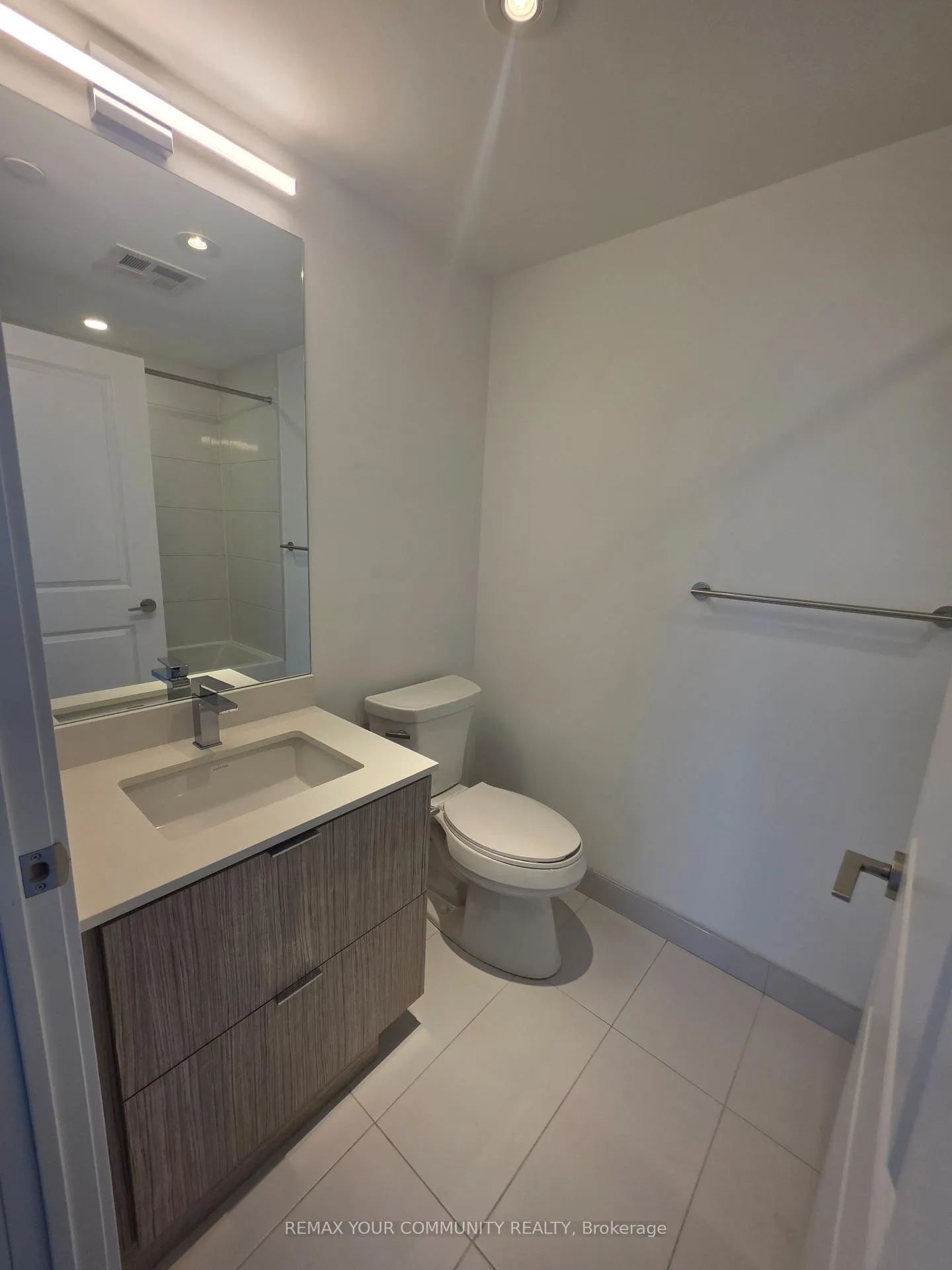 Photo 9 of Unit 3007, 395 Bloor Street E, Toronto, North St. James Town — HOMEH