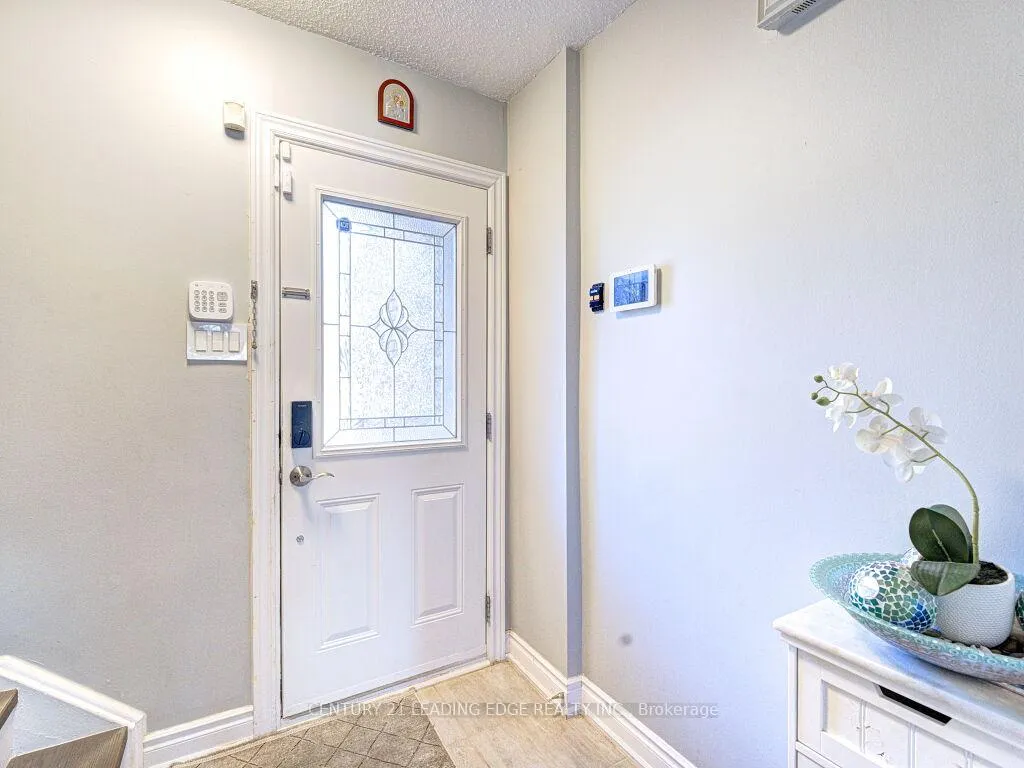 Photo 2 of Unit 56, 1552 Lancaster Drive, Oakville, Falgarwood — HOMEH