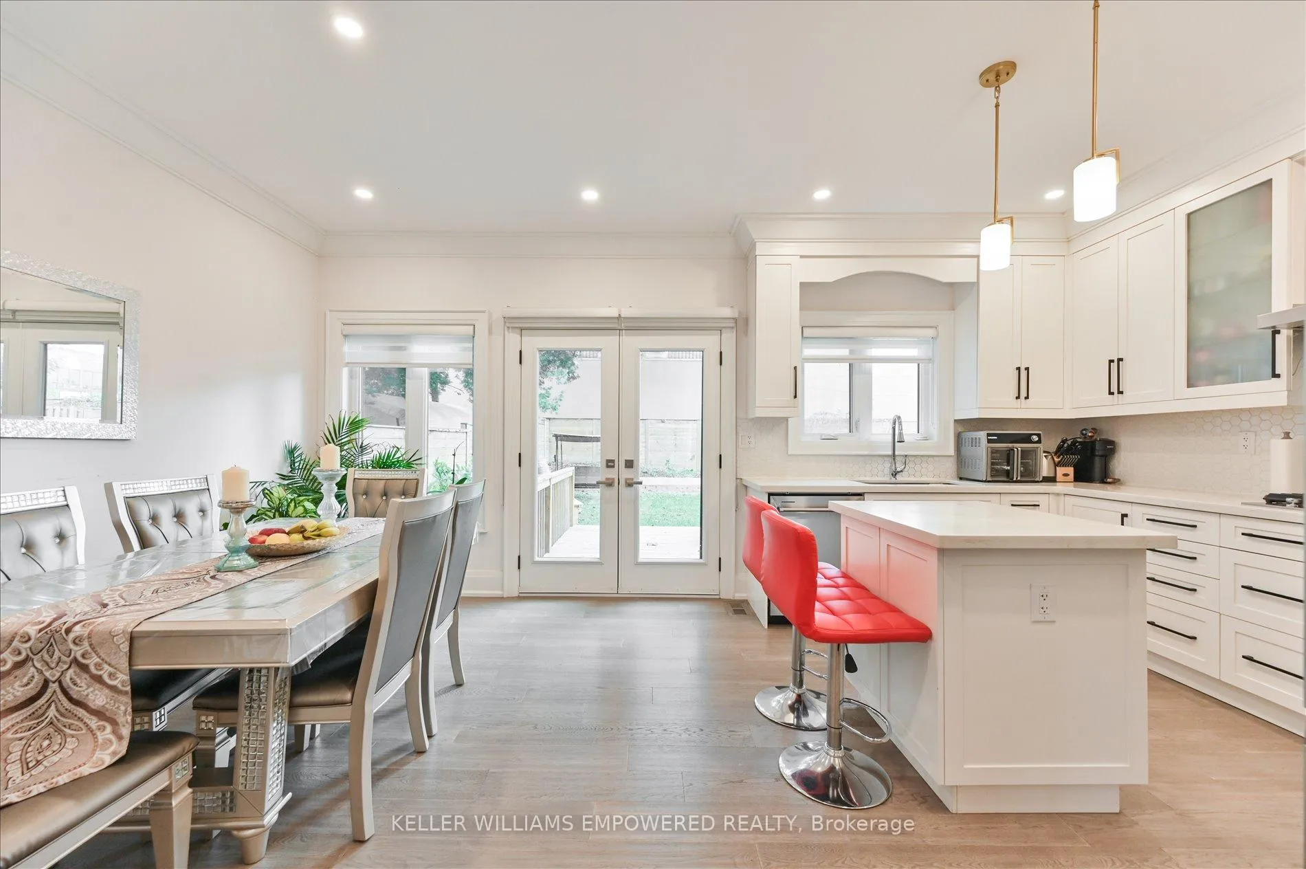 Photo 12 of 43 Wolcott Avenue, Scarborough, Oakridge — HOMEH