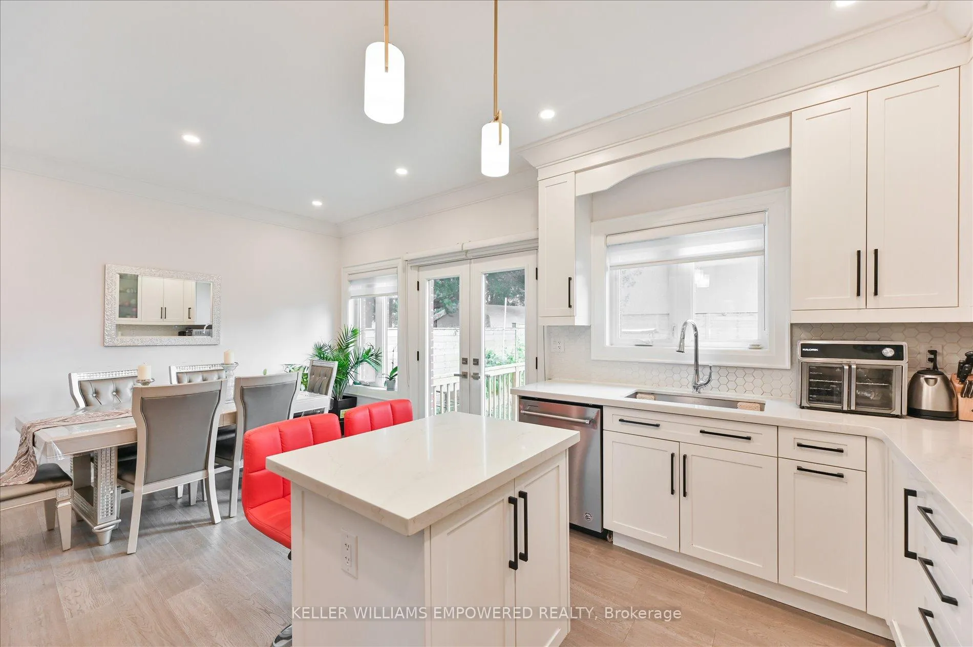 Photo 14 of 43 Wolcott Avenue, Scarborough, Oakridge — HOMEH