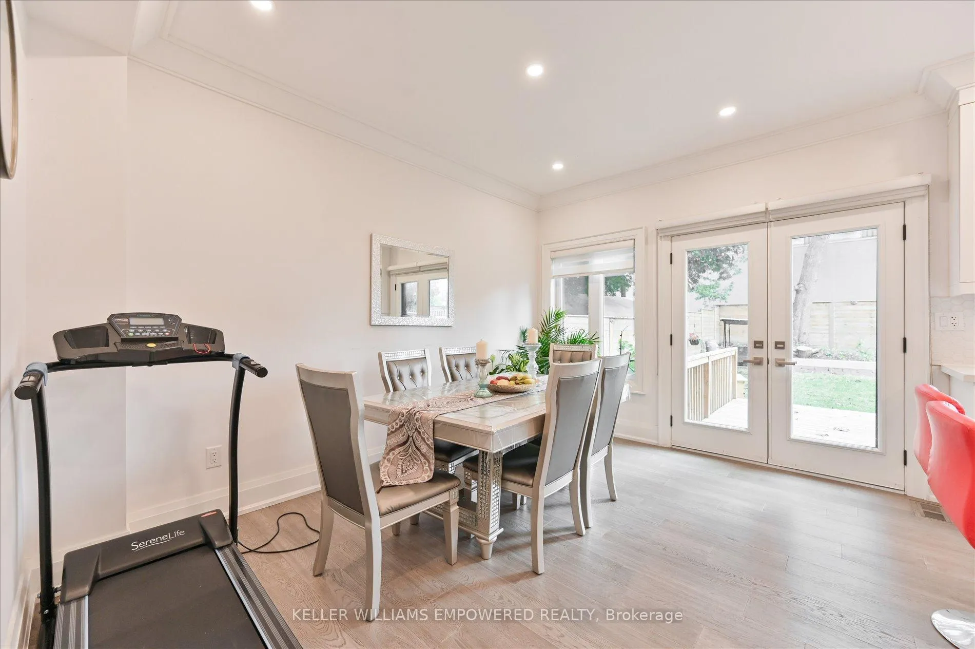 Photo 17 of 43 Wolcott Avenue, Scarborough, Oakridge — HOMEH