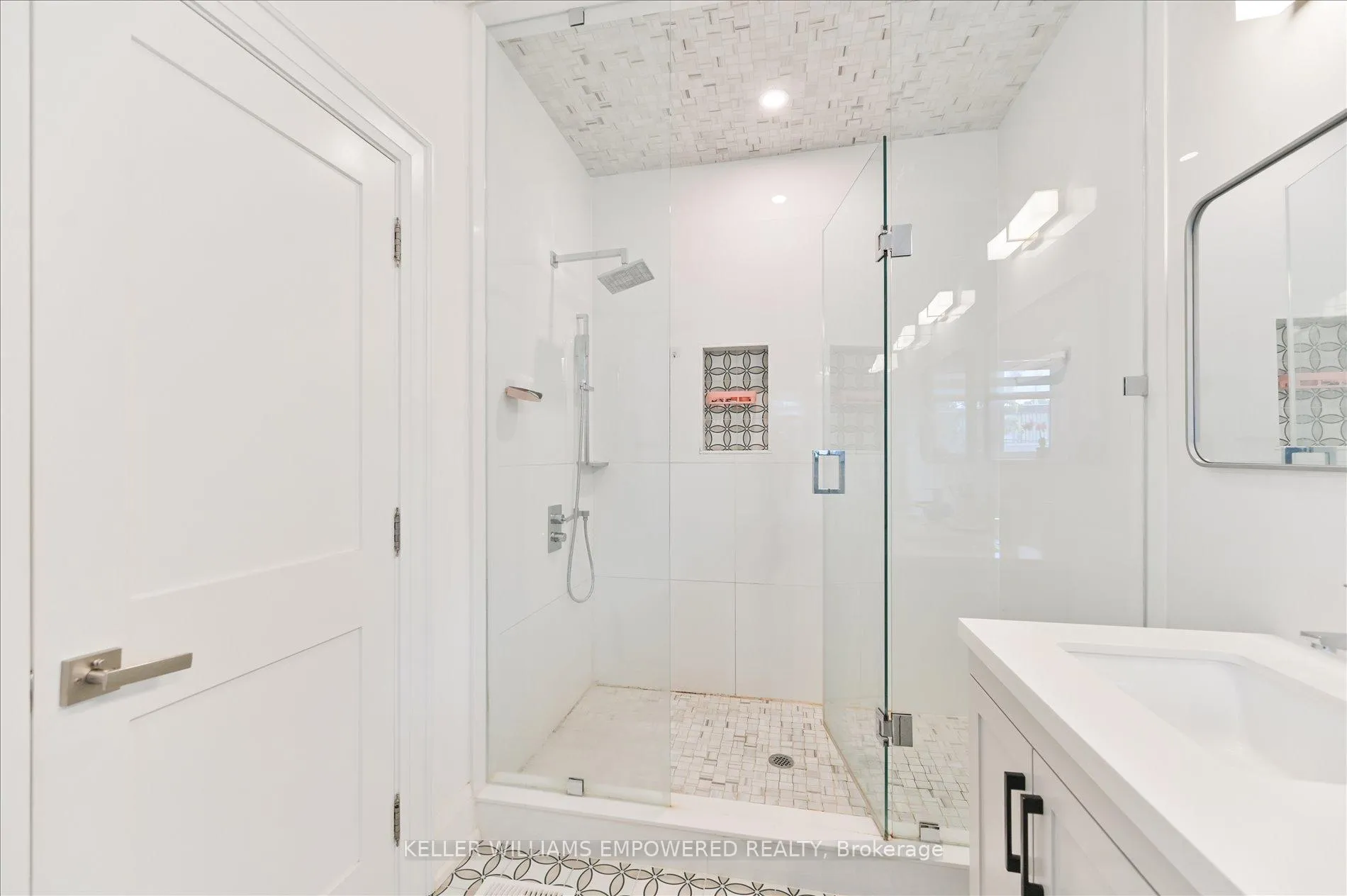 Photo 25 of 43 Wolcott Avenue, Scarborough, Oakridge — HOMEH