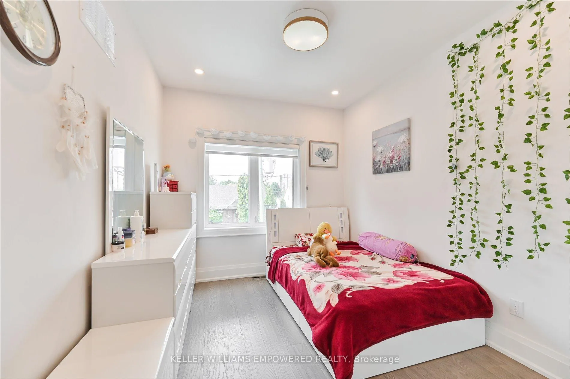 Photo 26 of 43 Wolcott Avenue, Scarborough, Oakridge — HOMEH