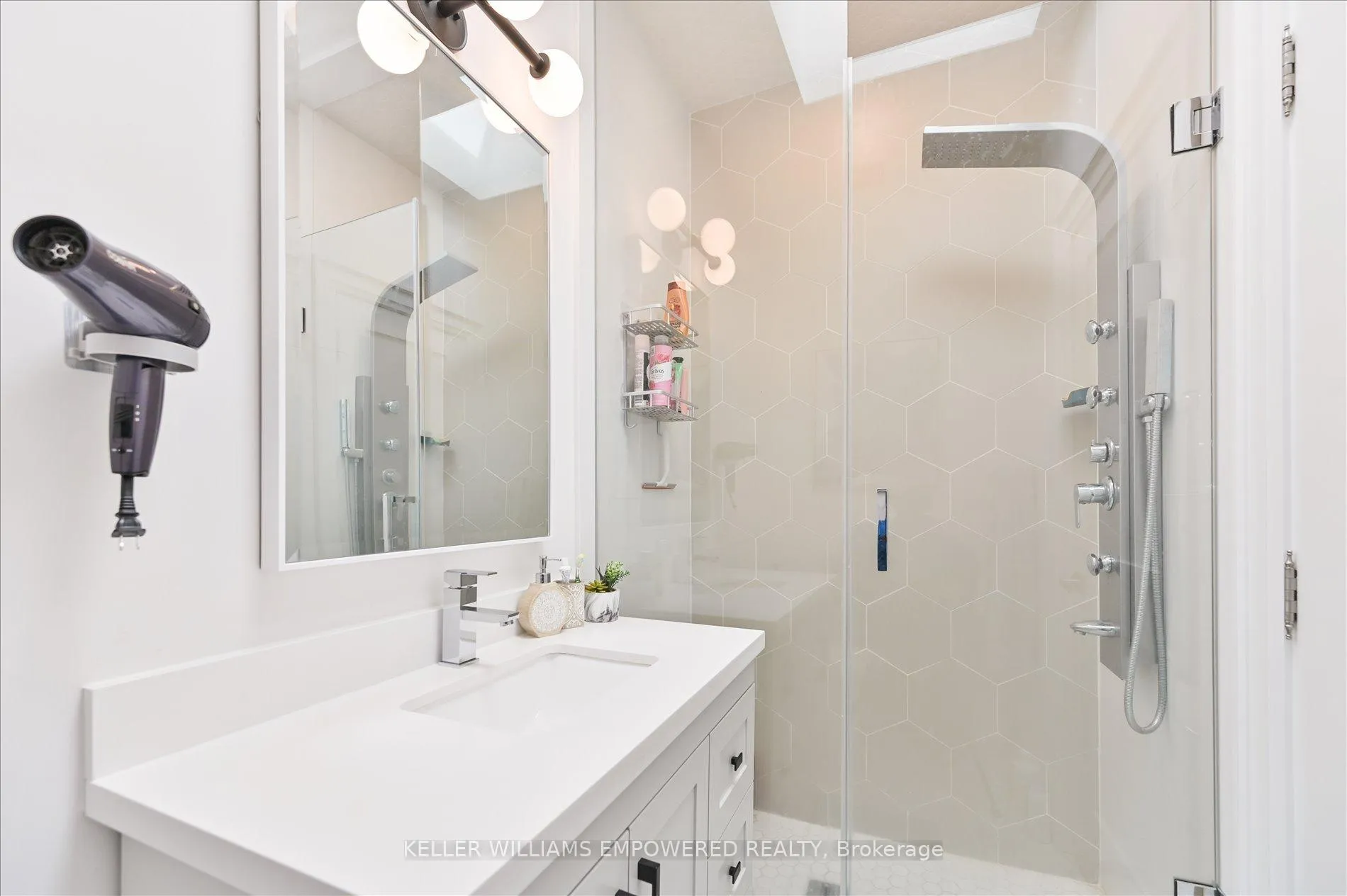 Photo 32 of 43 Wolcott Avenue, Scarborough, Oakridge — HOMEH
