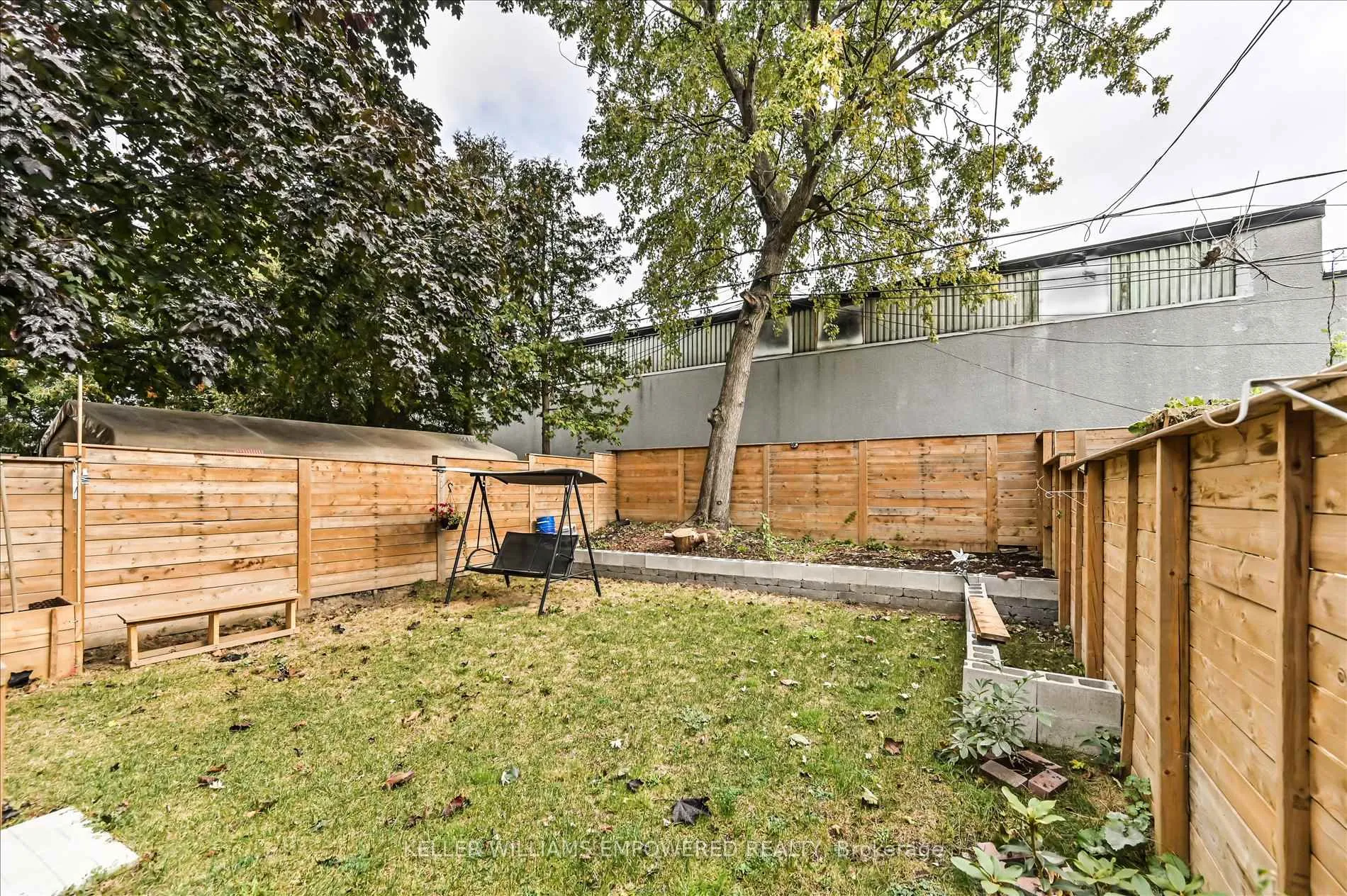 Photo 35 of 43 Wolcott Avenue, Scarborough, Oakridge — HOMEH