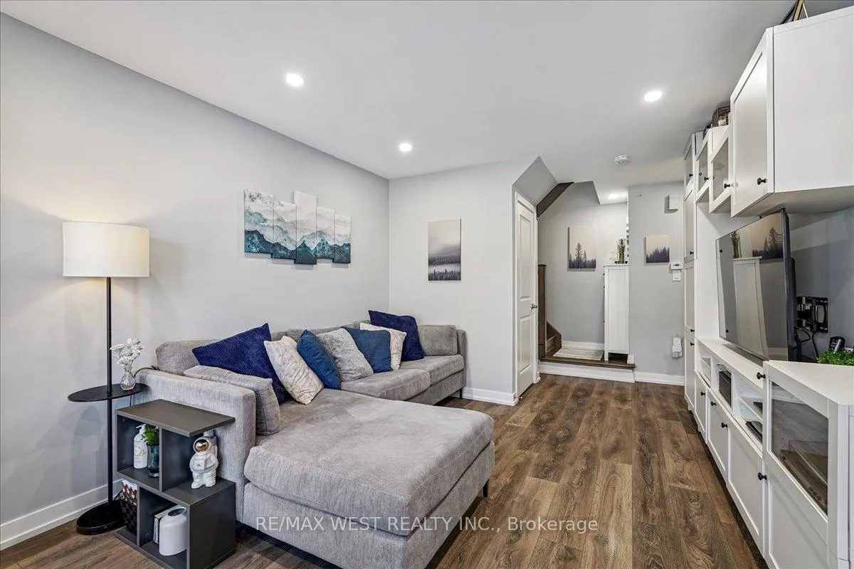 Photo 4 of Unit 148, 80 Parrotta Drive, North York, Humberlea-Pelmo Park — HOMEH