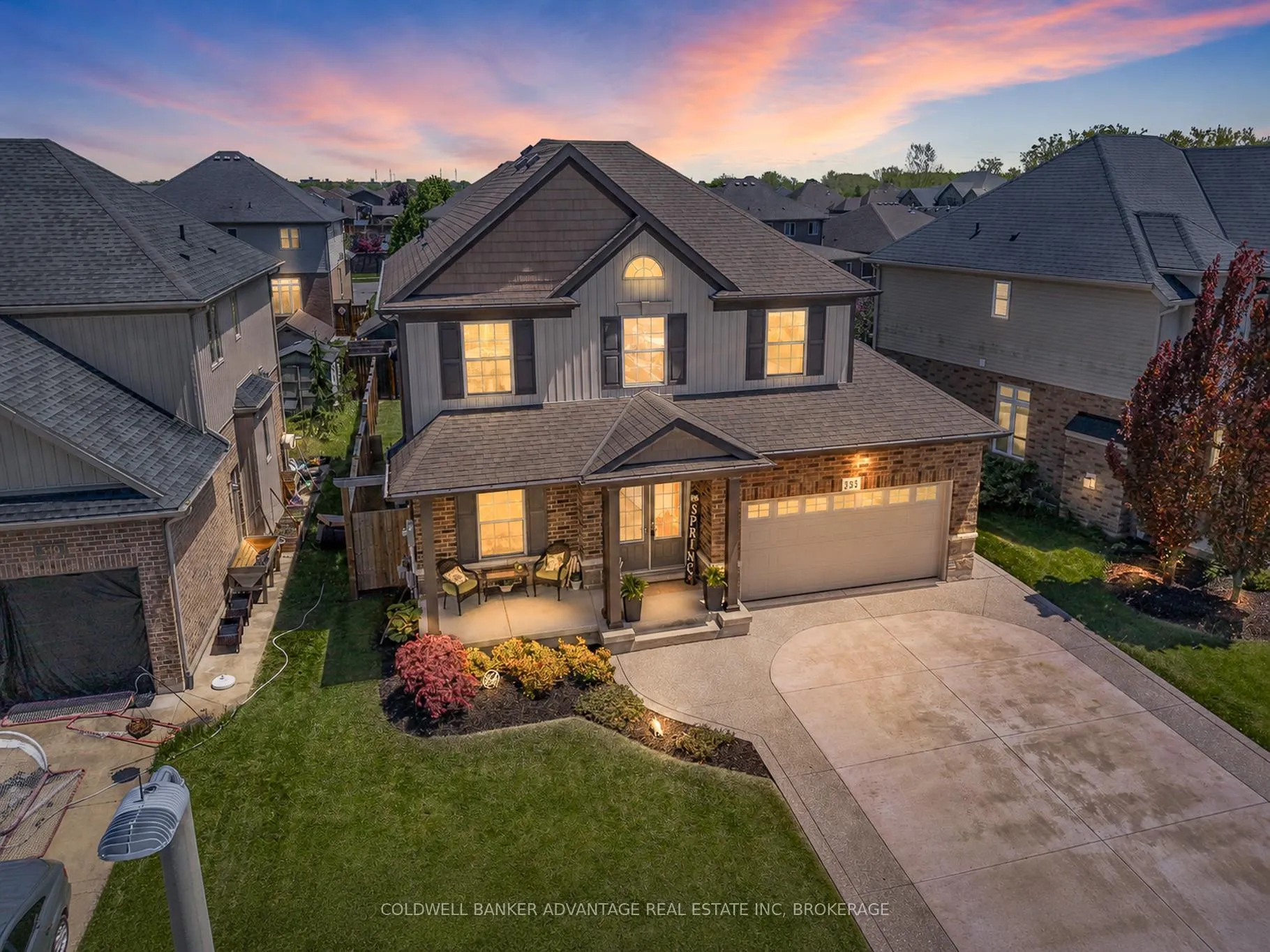 Photo 4 of 336 Creekside Drive, Welland, Coyle Creek — HOMEH