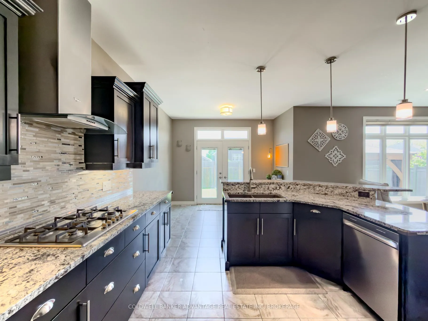 Photo 10 of 336 Creekside Drive, Welland, Coyle Creek — HOMEH