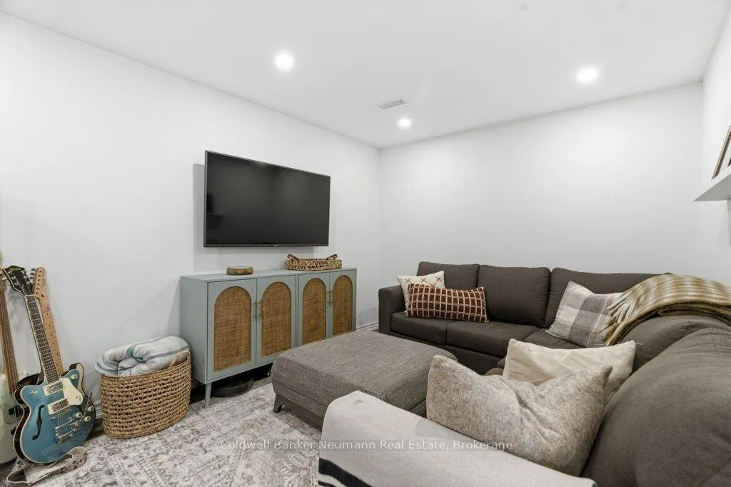 Photo 18 of 114 Creighton Avenue, Guelph, Grange Road — HOMEH