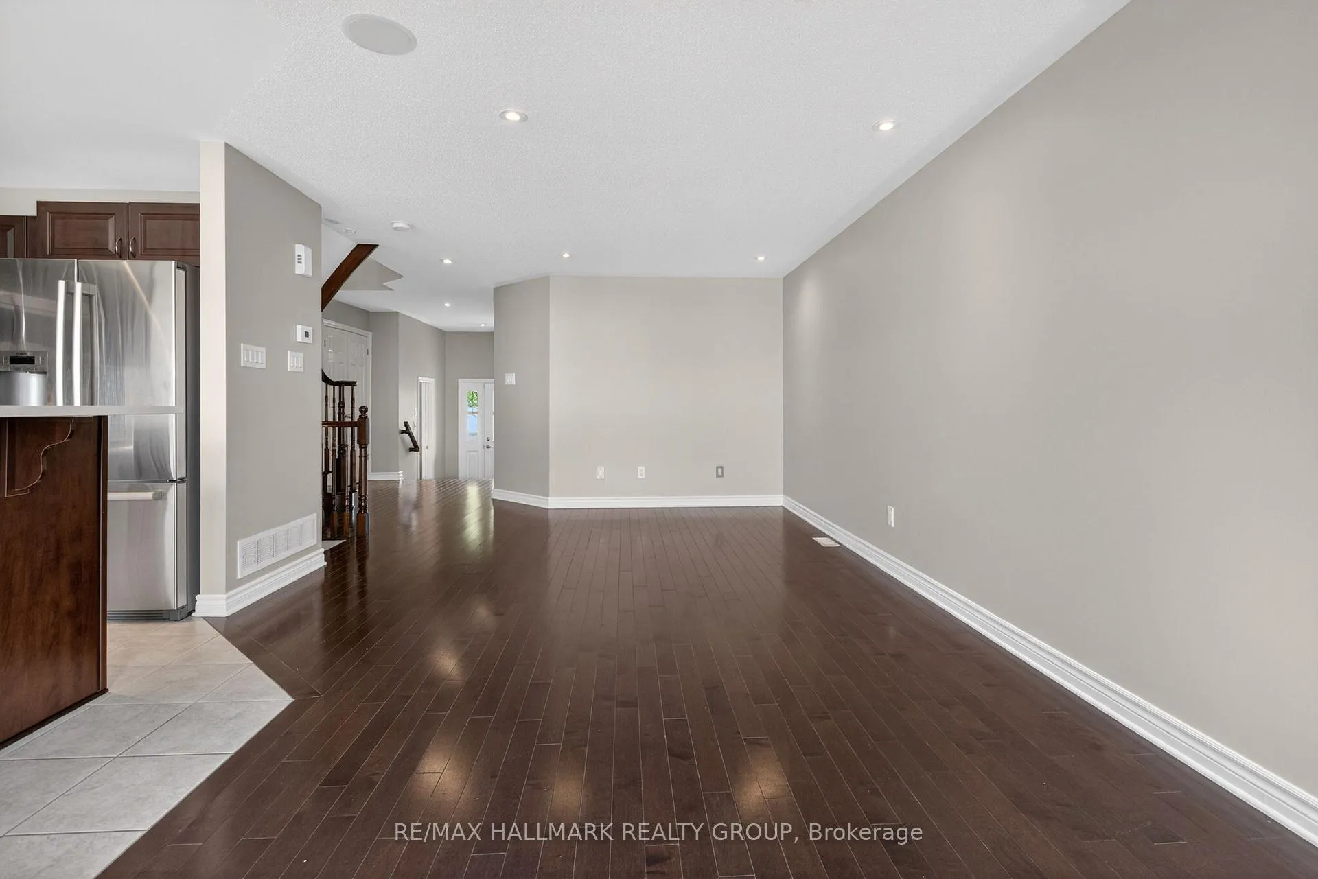 Photo 8 of 236 Trailsedge Way, Ottawa, Mer Bleue/Bradley Estates/Anderson Park — HOMEH