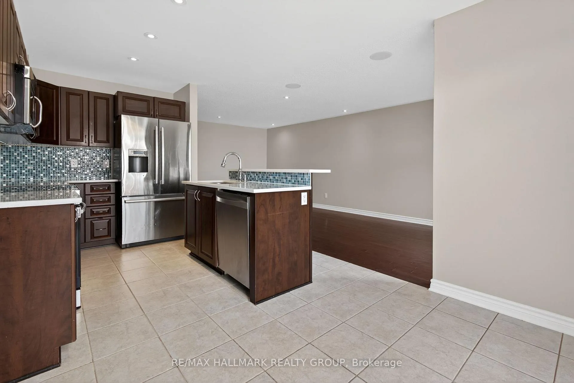 Photo 12 of 236 Trailsedge Way, Ottawa, Mer Bleue/Bradley Estates/Anderson Park — HOMEH