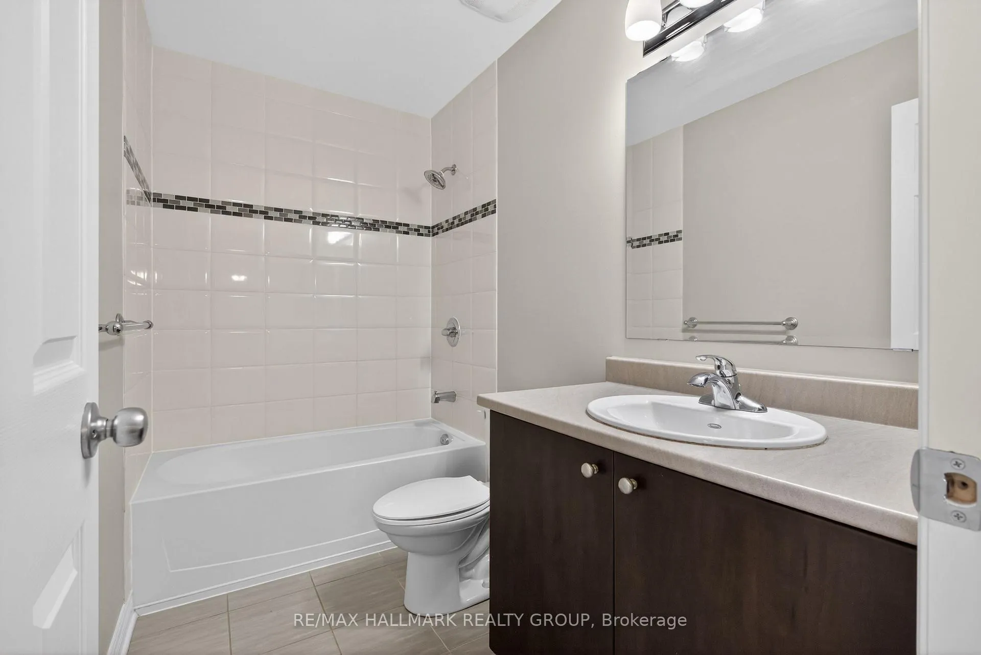 Photo 28 of 236 Trailsedge Way, Ottawa, Mer Bleue/Bradley Estates/Anderson Park — HOMEH