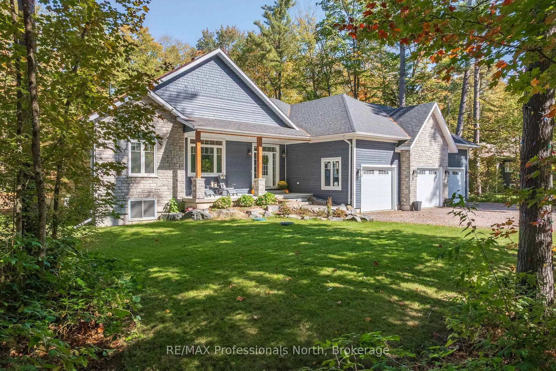 Photo 2 of 1034 Xavier Street, Gravenhurst, Morrison — HOMEH