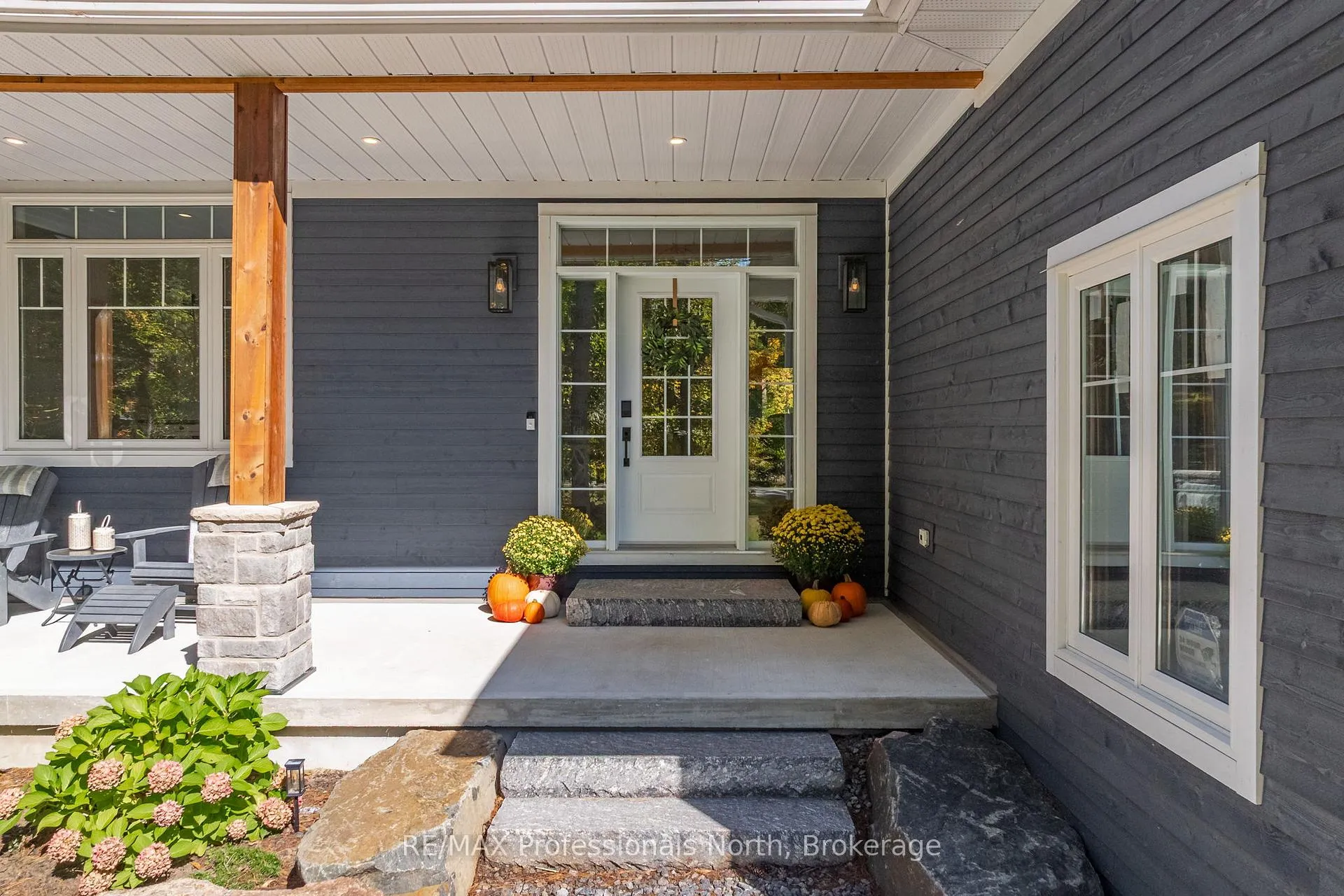 Photo 3 of 1034 Xavier Street, Gravenhurst, Morrison — HOMEH