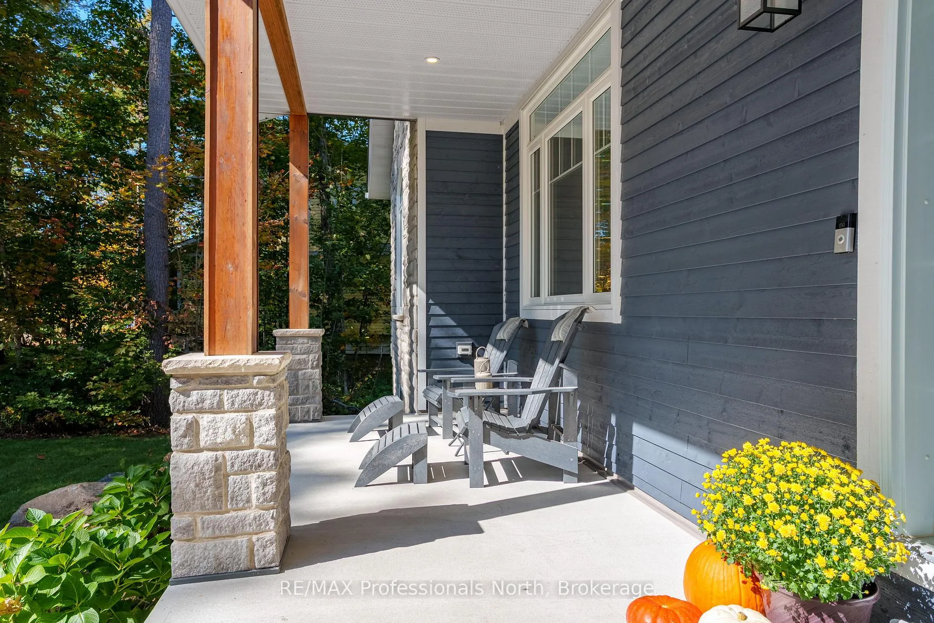Photo 4 of 1034 Xavier Street, Gravenhurst, Morrison — HOMEH