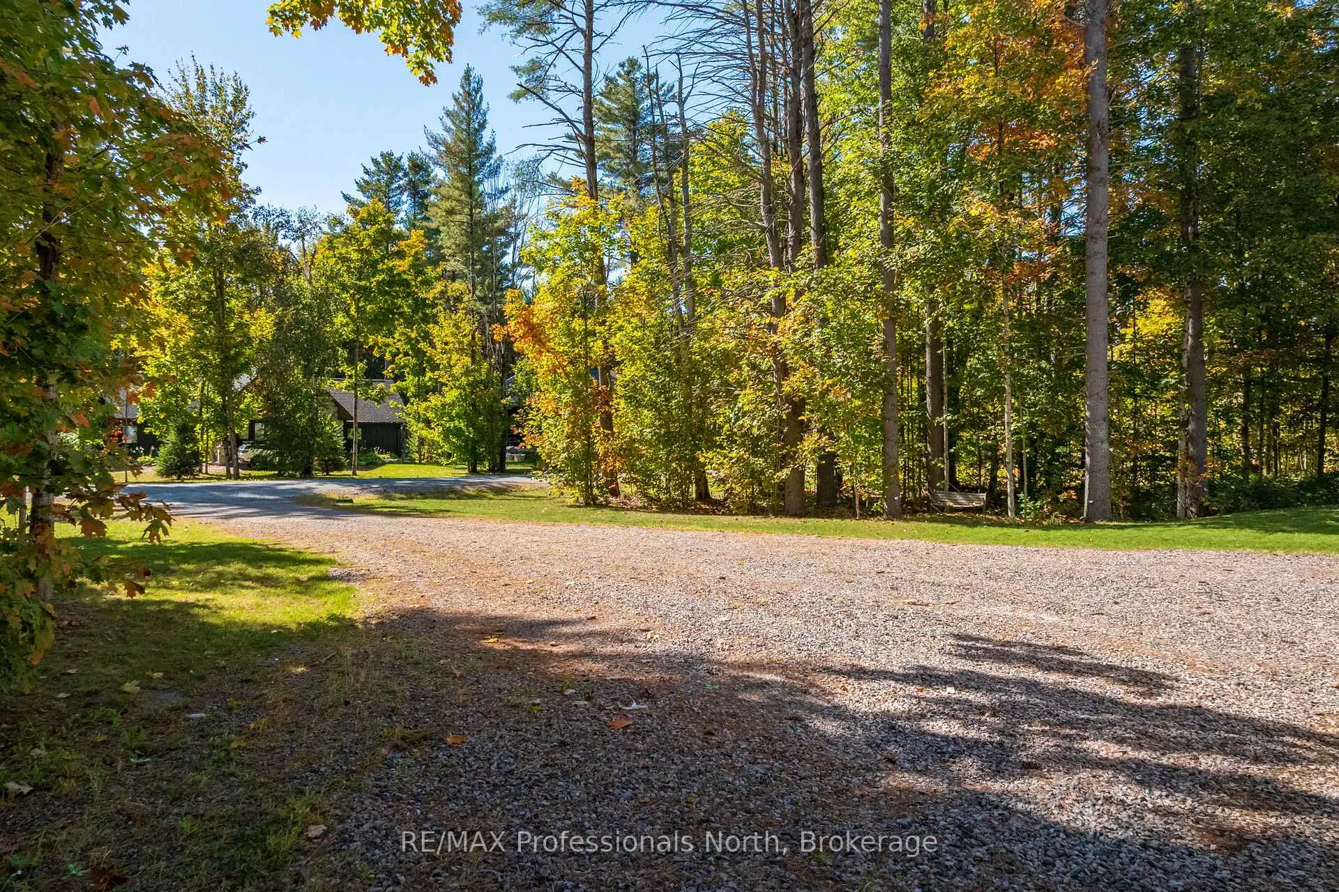 Photo 8 of 1034 Xavier Street, Gravenhurst, Morrison — HOMEH