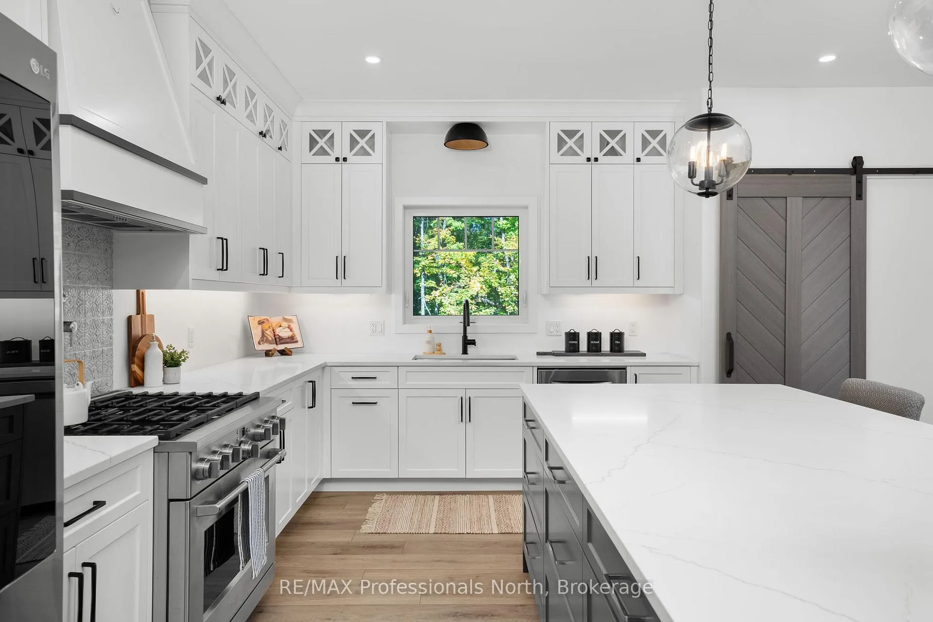 Photo 12 of 1034 Xavier Street, Gravenhurst, Morrison — HOMEH