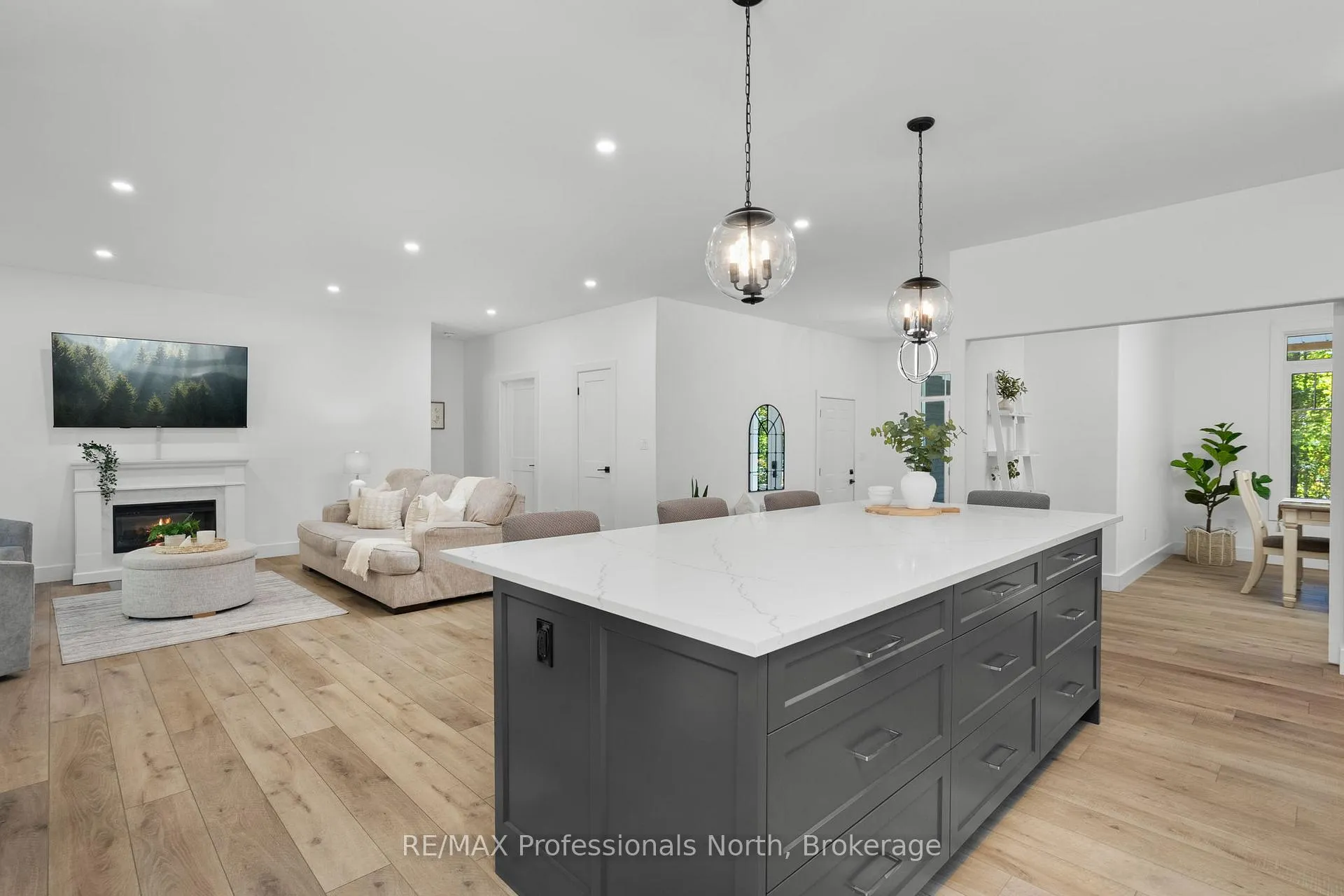 Photo 15 of 1034 Xavier Street, Gravenhurst, Morrison — HOMEH