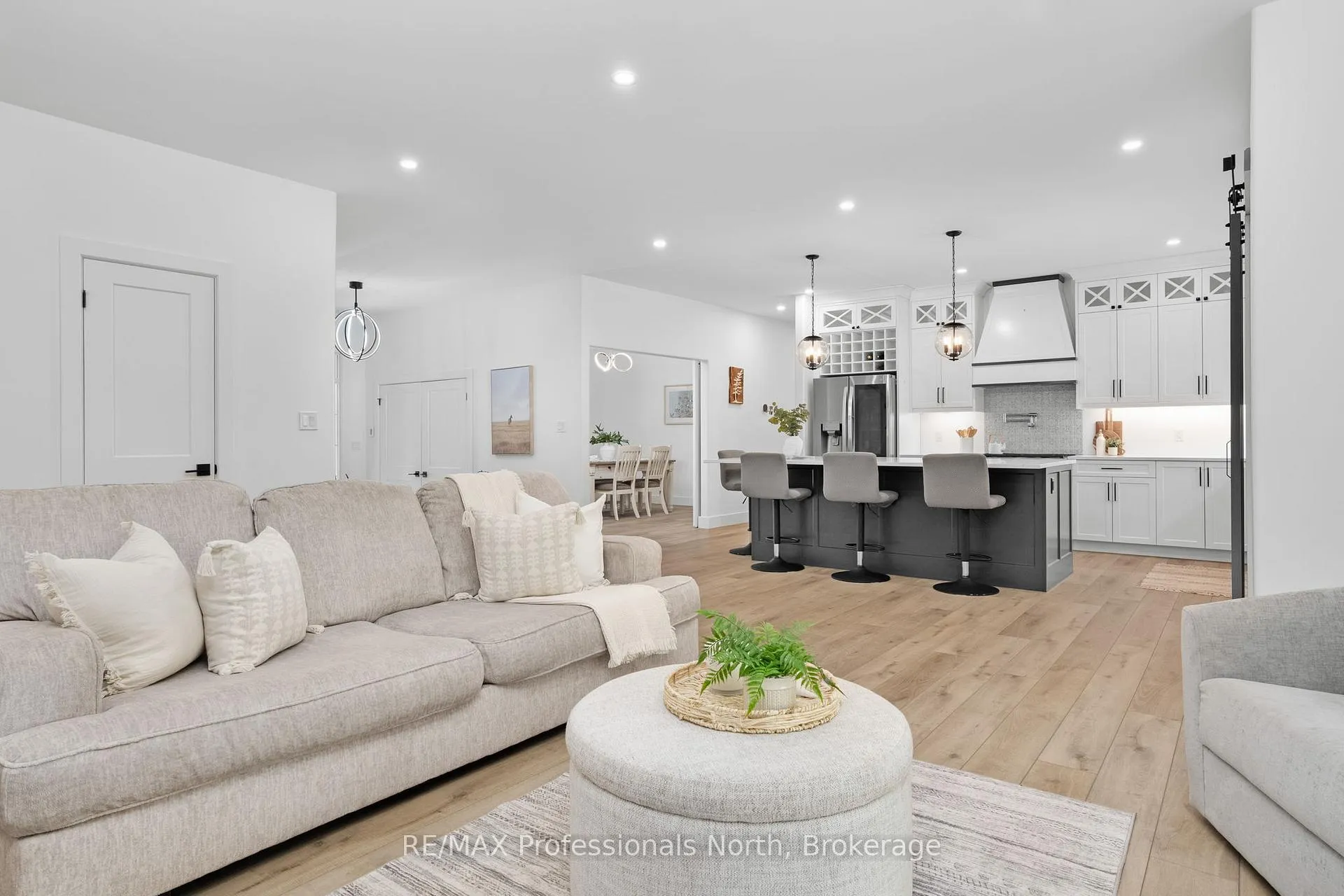 Photo 19 of 1034 Xavier Street, Gravenhurst, Morrison — HOMEH