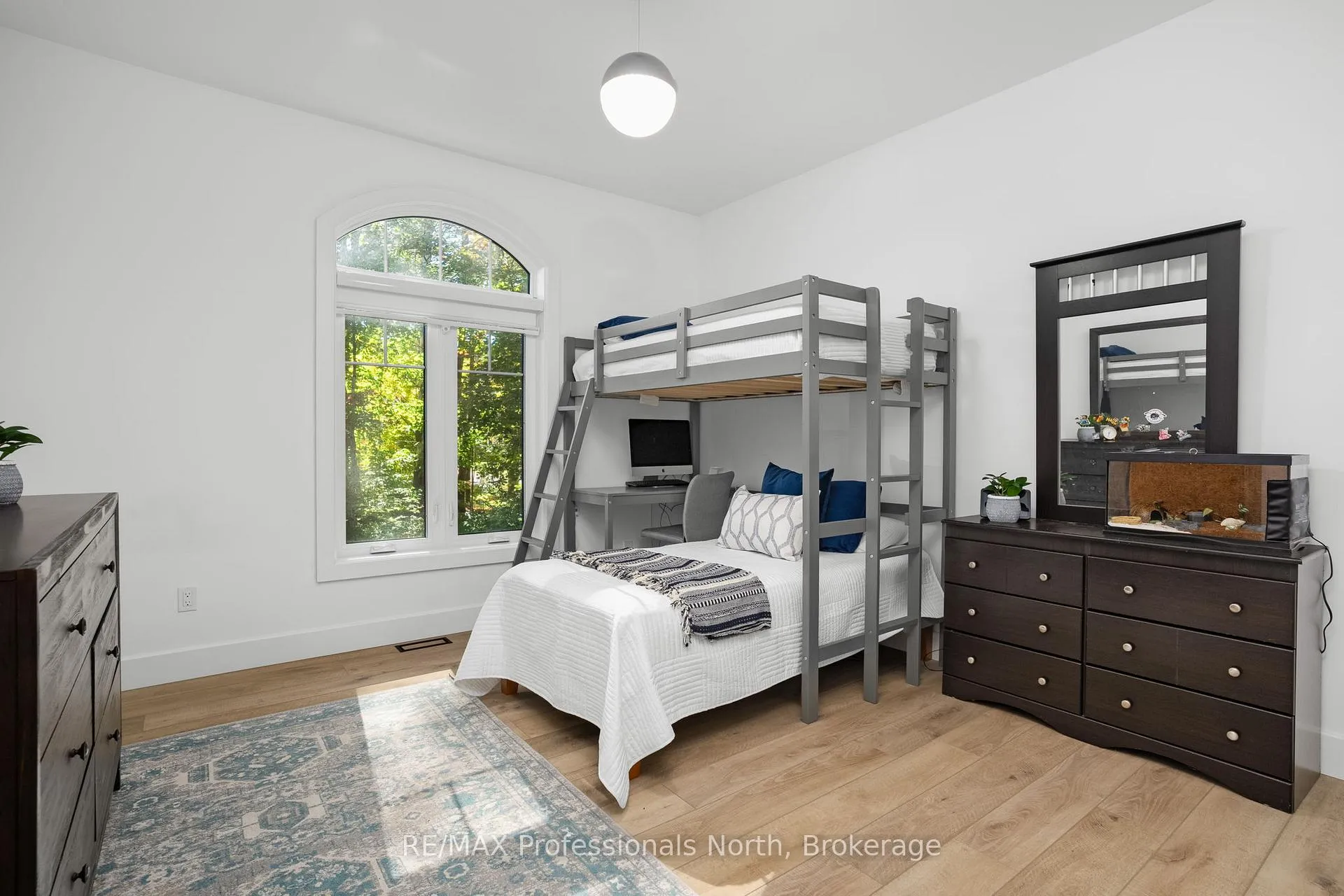 Photo 32 of 1034 Xavier Street, Gravenhurst, Morrison — HOMEH