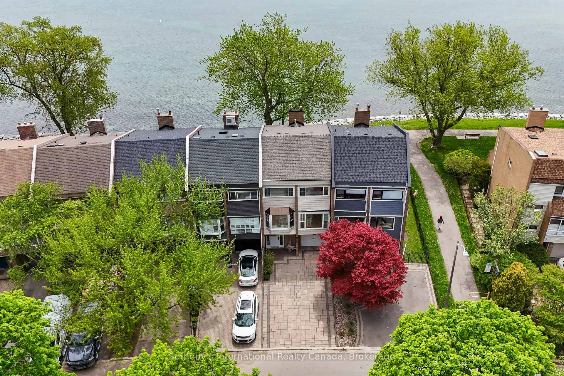 Photo 1 of 2066 Water's Edge Drive, Oakville, Bronte — HOMEH