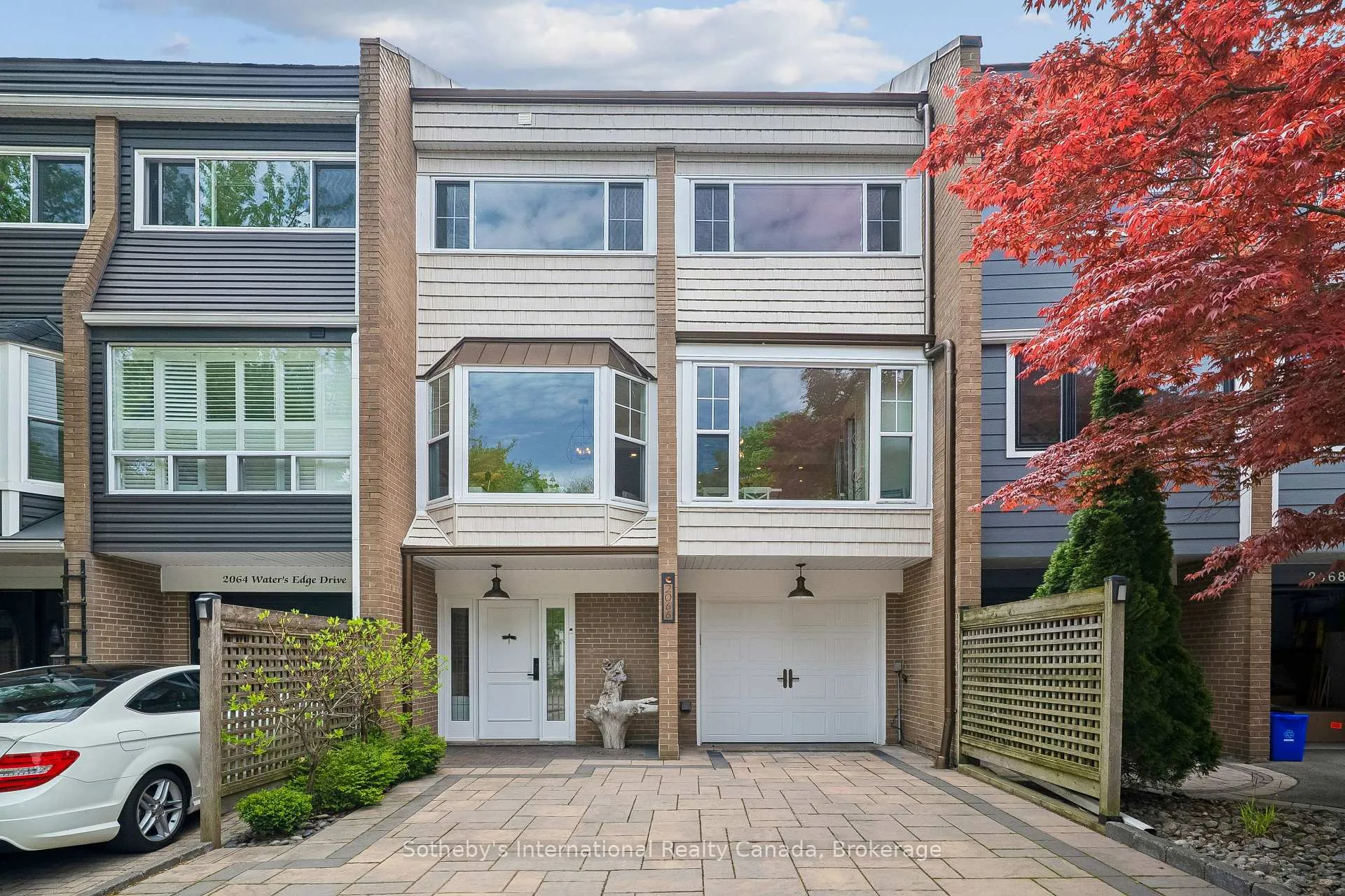 Photo 3 of 2066 Water's Edge Drive, Oakville, Bronte — HOMEH