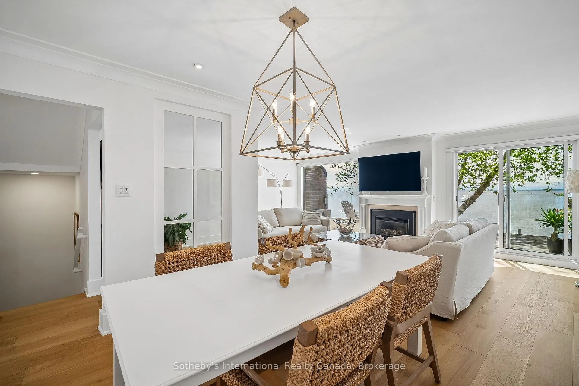 Photo 13 of 2066 Water's Edge Drive, Oakville, Bronte — HOMEH