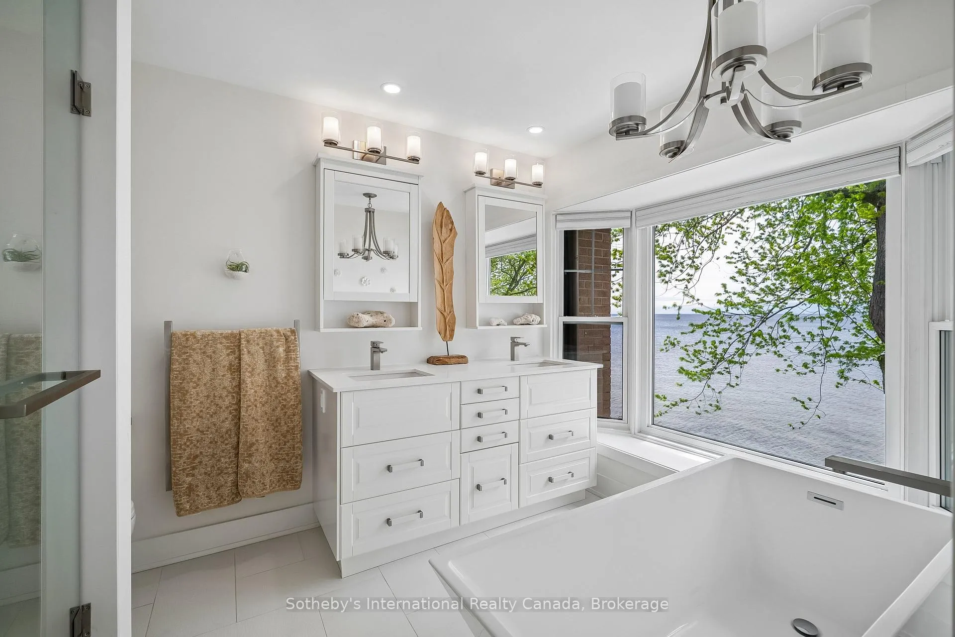 Photo 26 of 2066 Water's Edge Drive, Oakville, Bronte — HOMEH