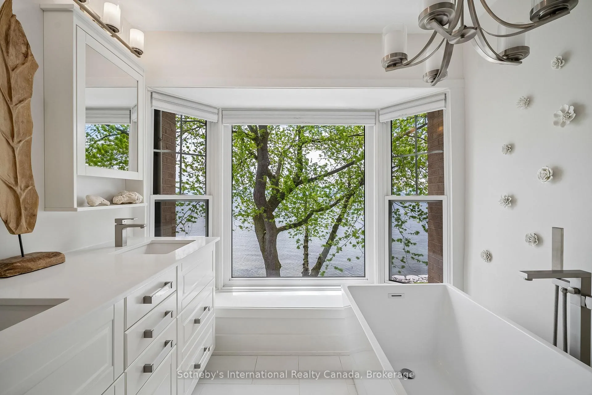 Photo 27 of 2066 Water's Edge Drive, Oakville, Bronte — HOMEH