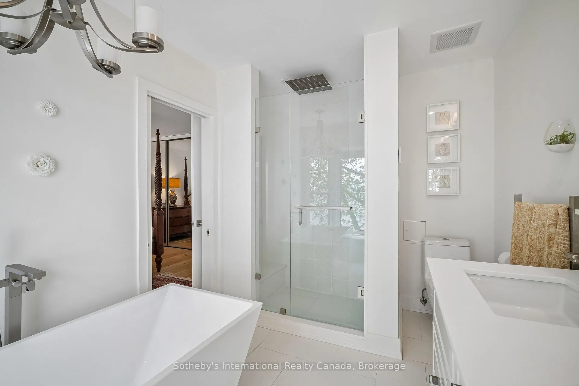 Photo 28 of 2066 Water's Edge Drive, Oakville, Bronte — HOMEH