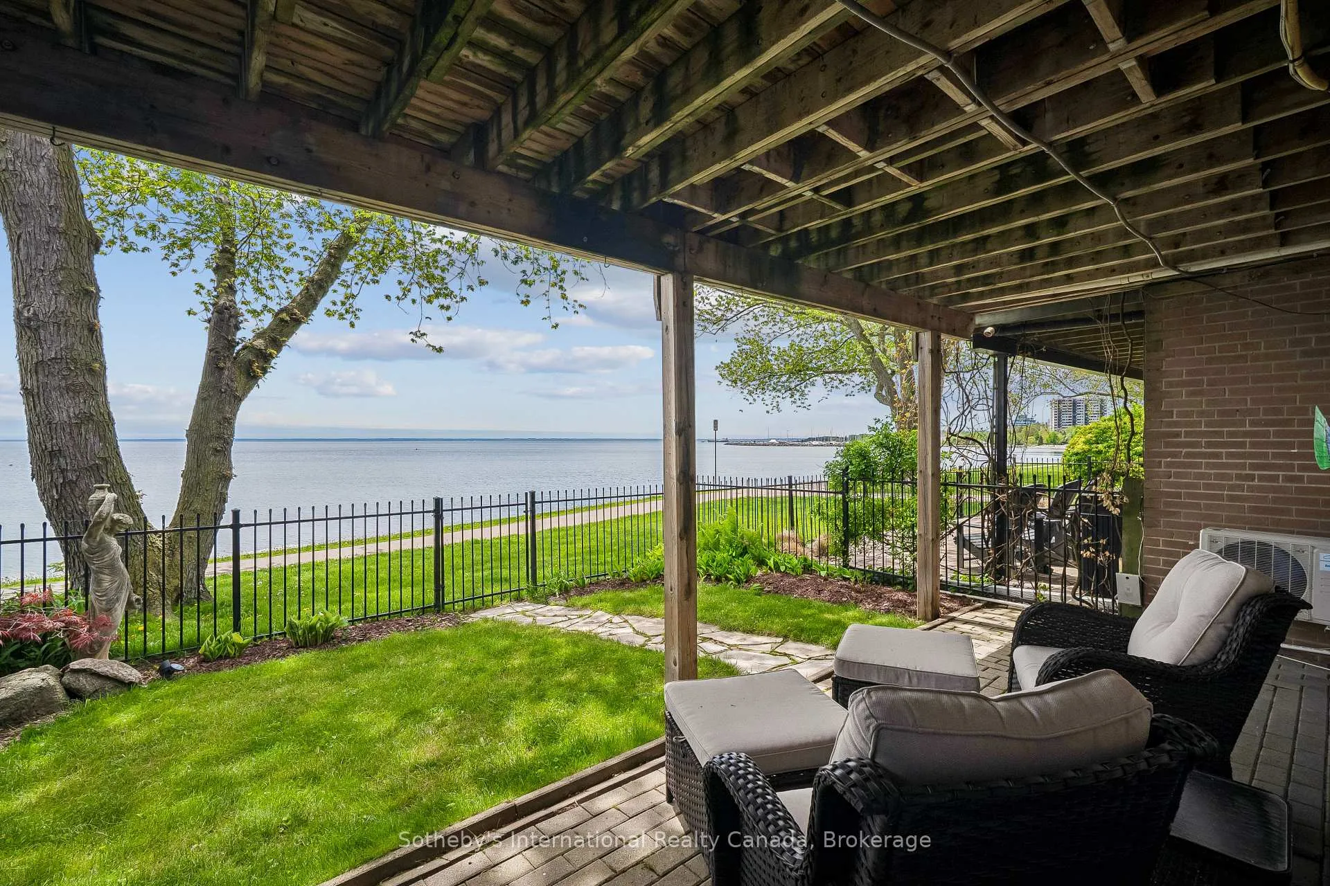 Photo 40 of 2066 Water's Edge Drive, Oakville, Bronte — HOMEH