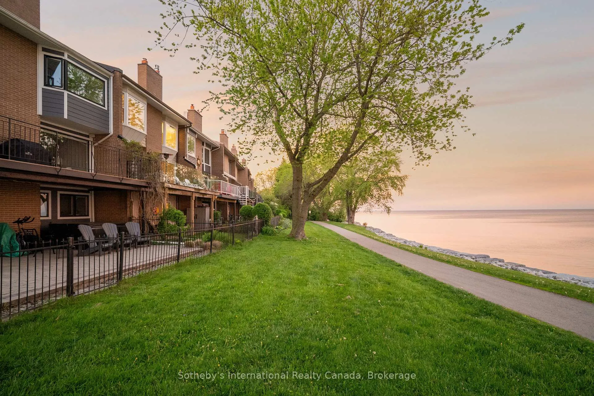 Photo 43 of 2066 Water's Edge Drive, Oakville, Bronte — HOMEH