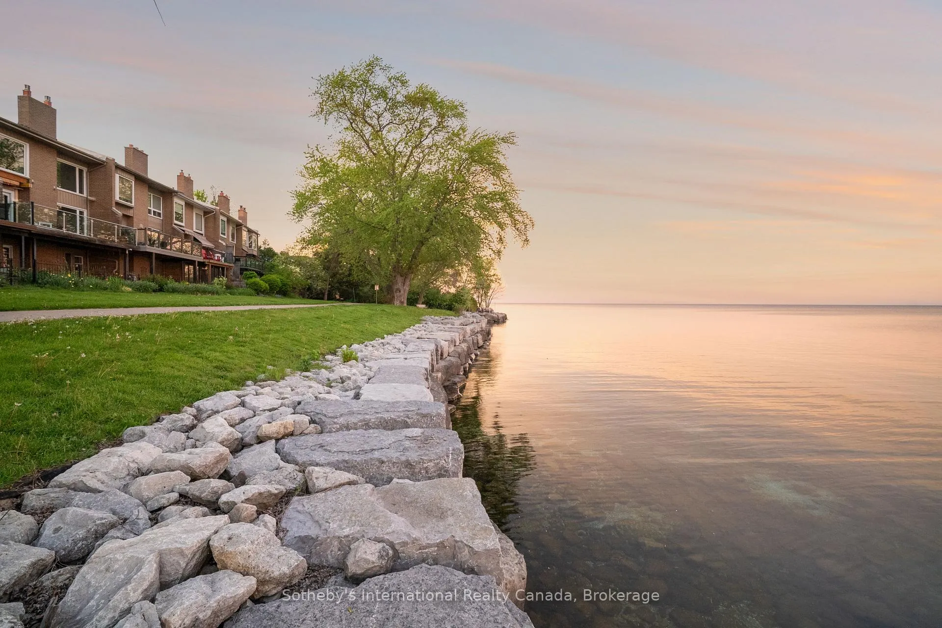 Photo 44 of 2066 Water's Edge Drive, Oakville, Bronte — HOMEH