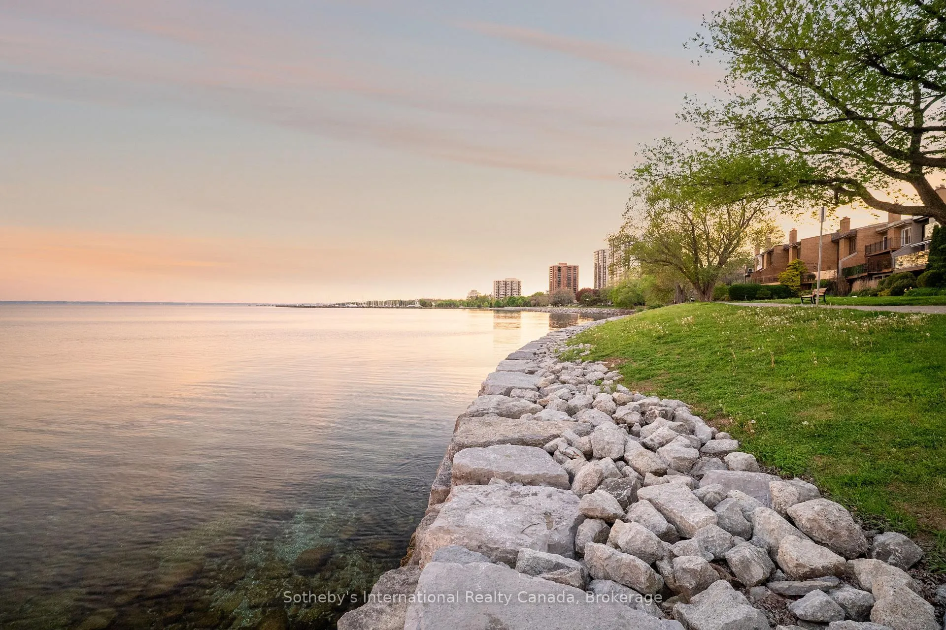 Photo 45 of 2066 Water's Edge Drive, Oakville, Bronte — HOMEH