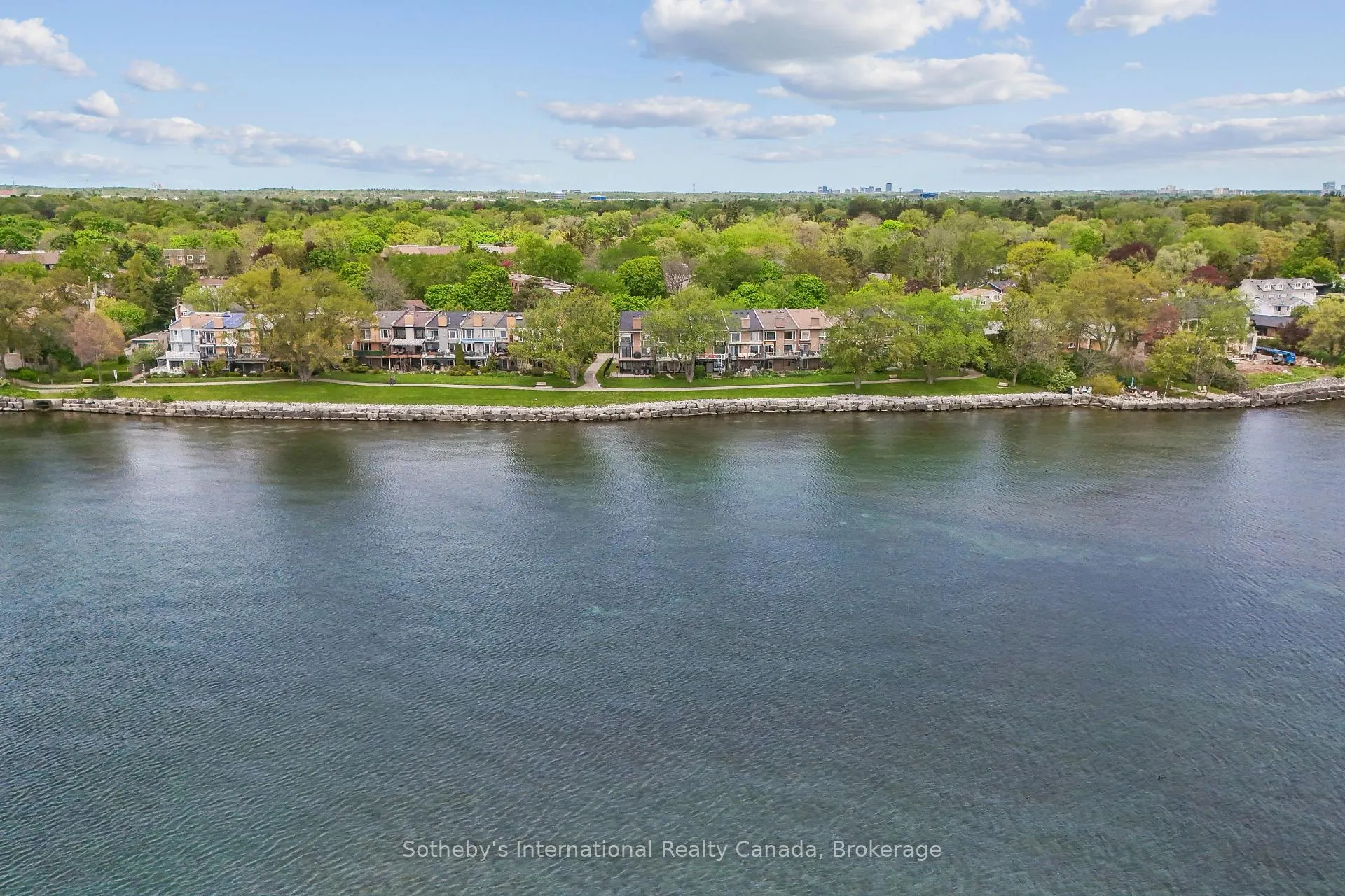 Photo 48 of 2066 Water's Edge Drive, Oakville, Bronte — HOMEH
