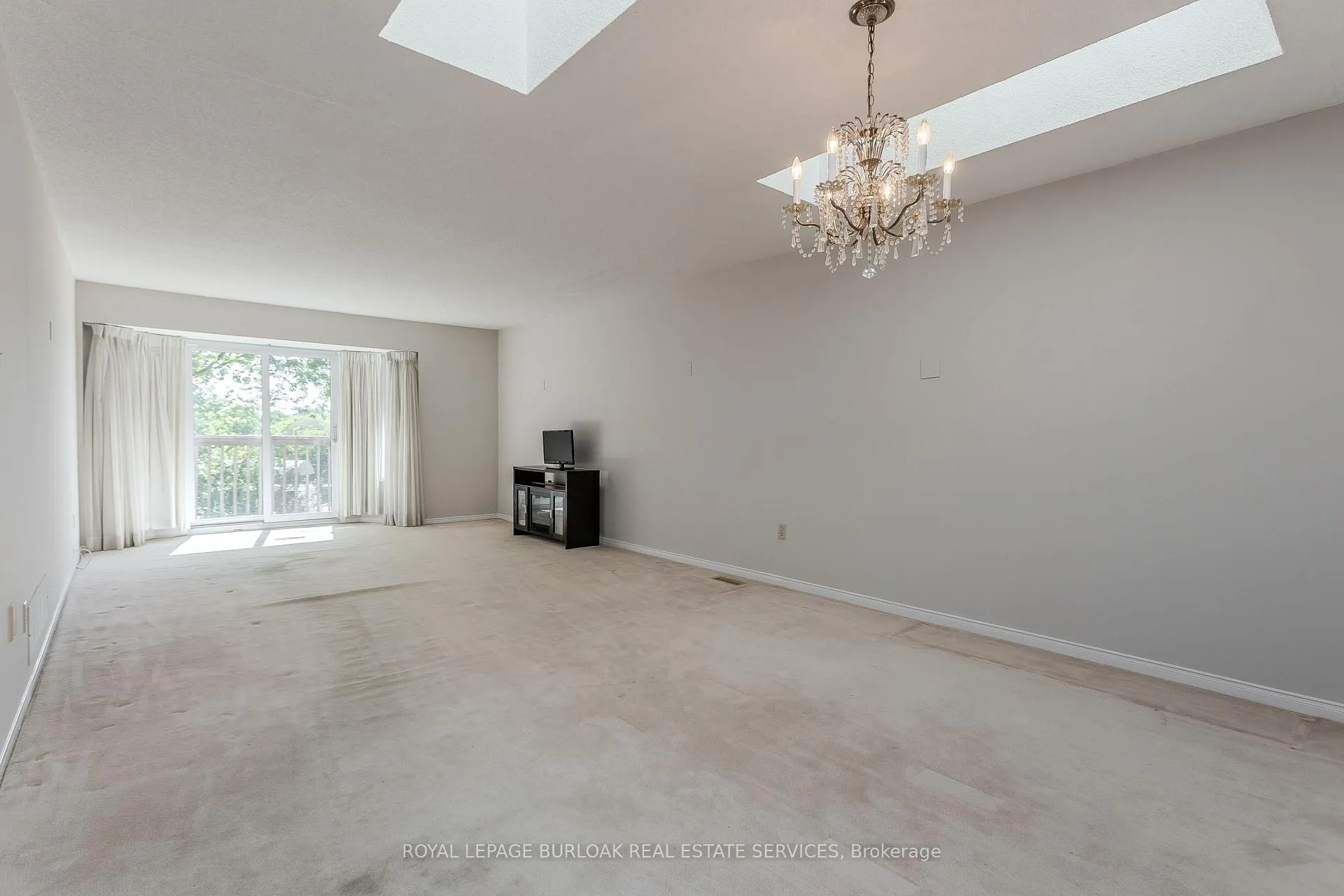 Photo 8 of Unit 10, 2155 Duncaster Drive, Burlington, Brant Hills — HOMEH