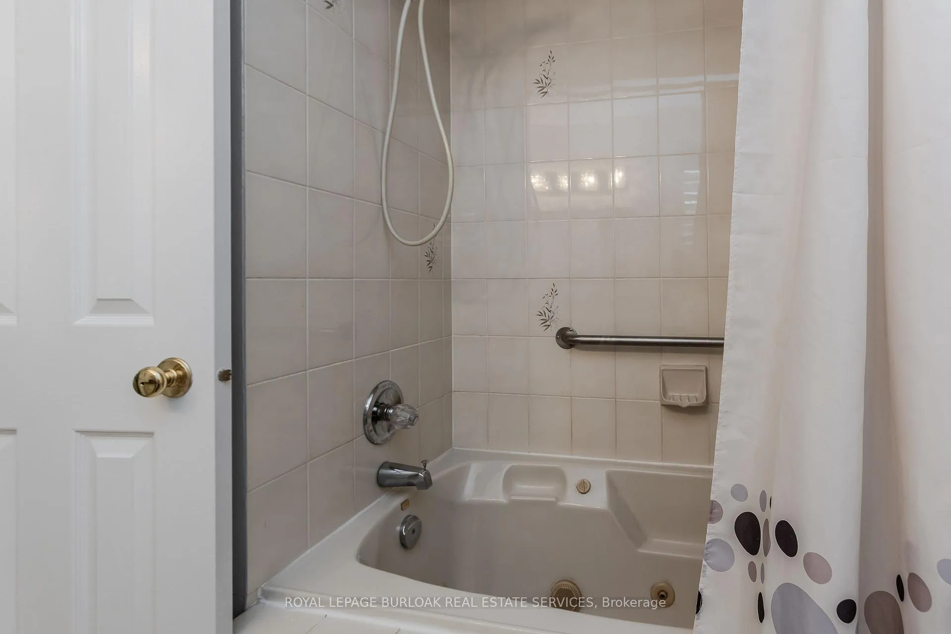 Photo 14 of Unit 10, 2155 Duncaster Drive, Burlington, Brant Hills — HOMEH
