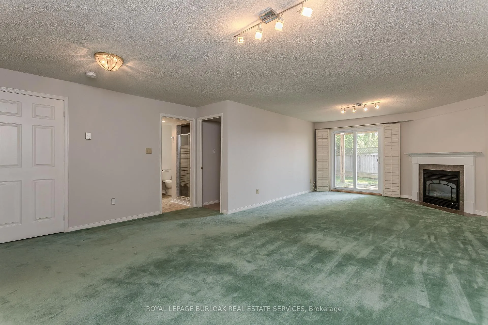 Photo 17 of Unit 10, 2155 Duncaster Drive, Burlington, Brant Hills — HOMEH