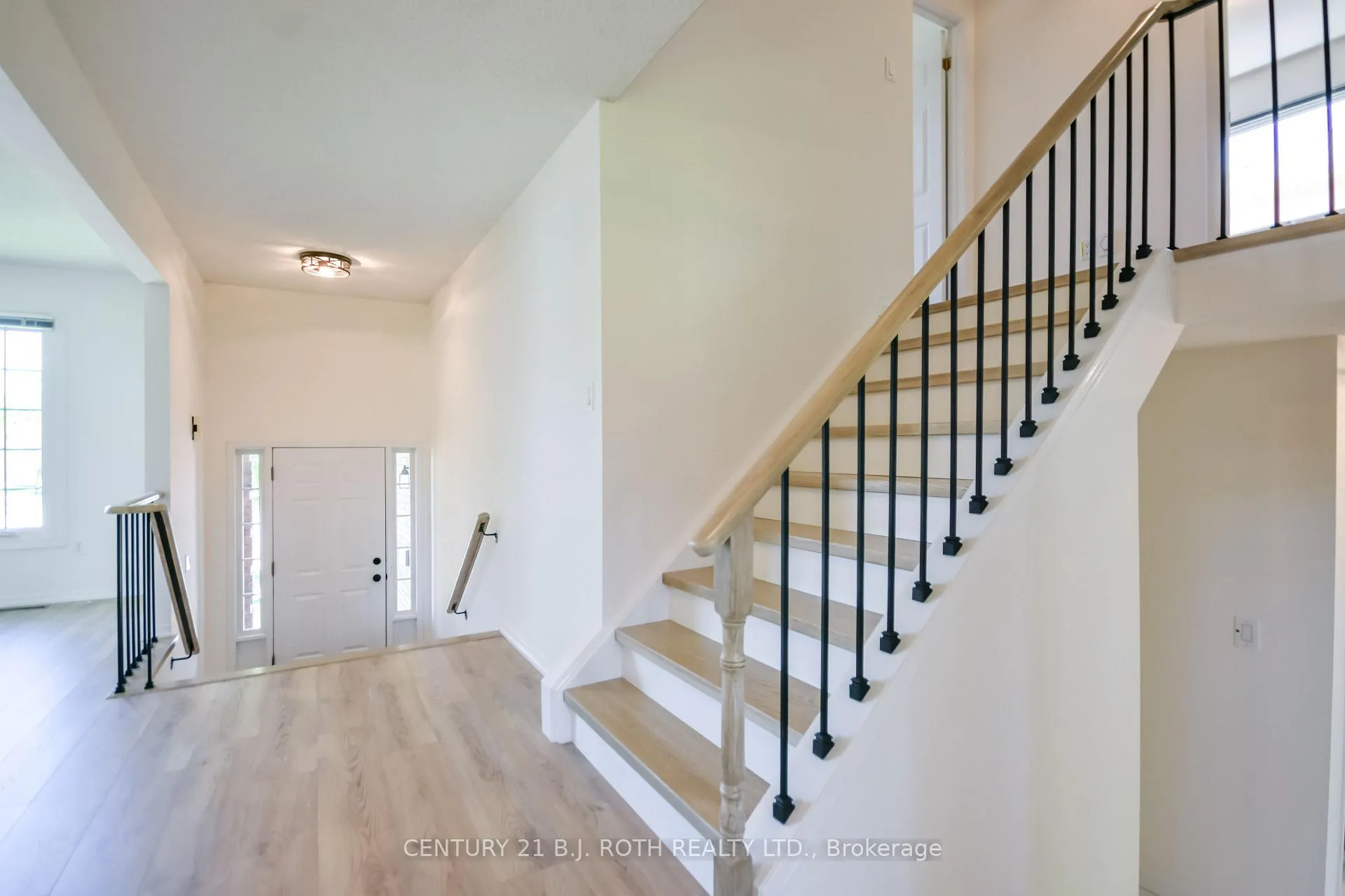 Photo 4 of 103 Herrell Avenue, Barrie, Painswick North — HOMEH
