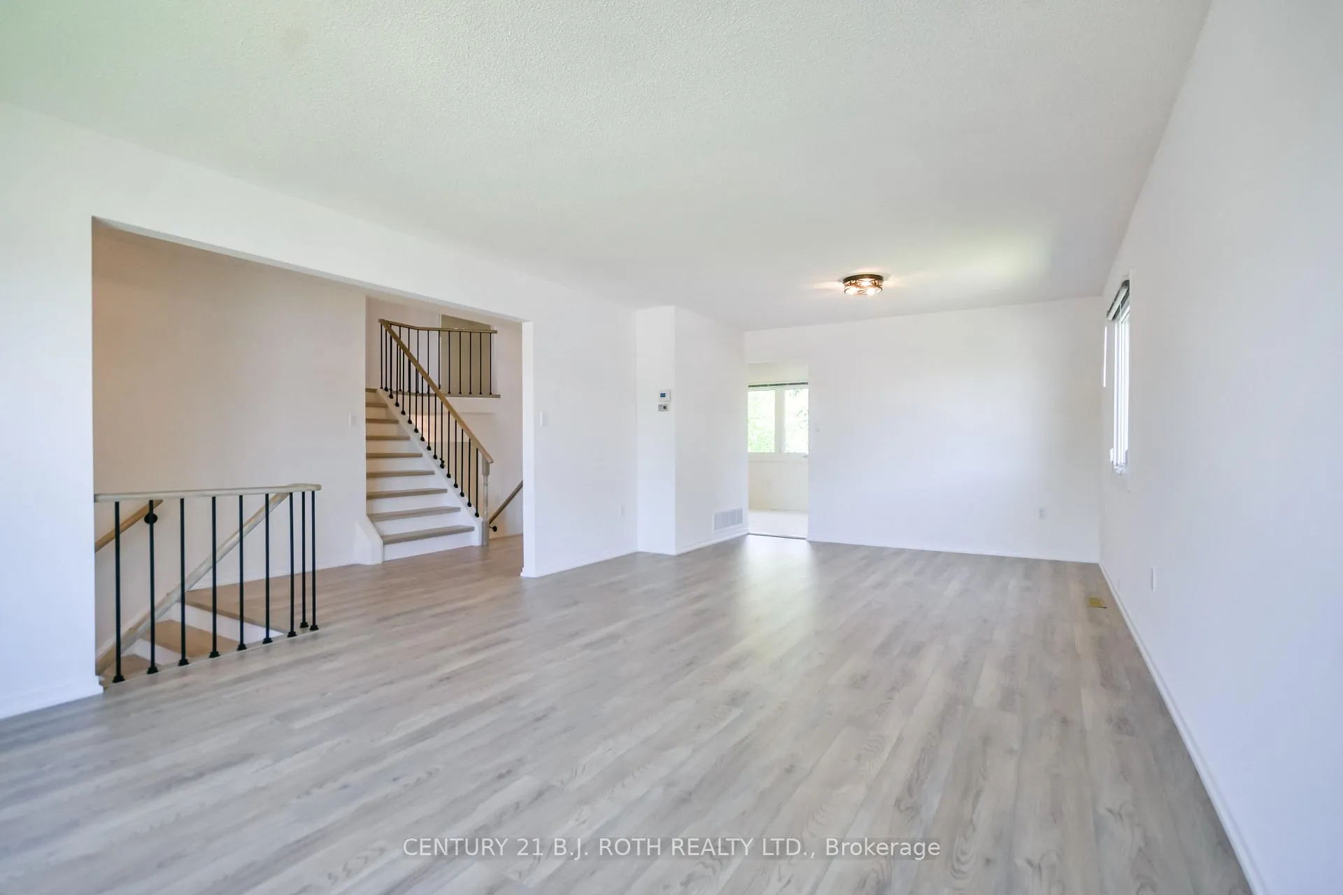 Photo 7 of 103 Herrell Avenue, Barrie, Painswick North — HOMEH