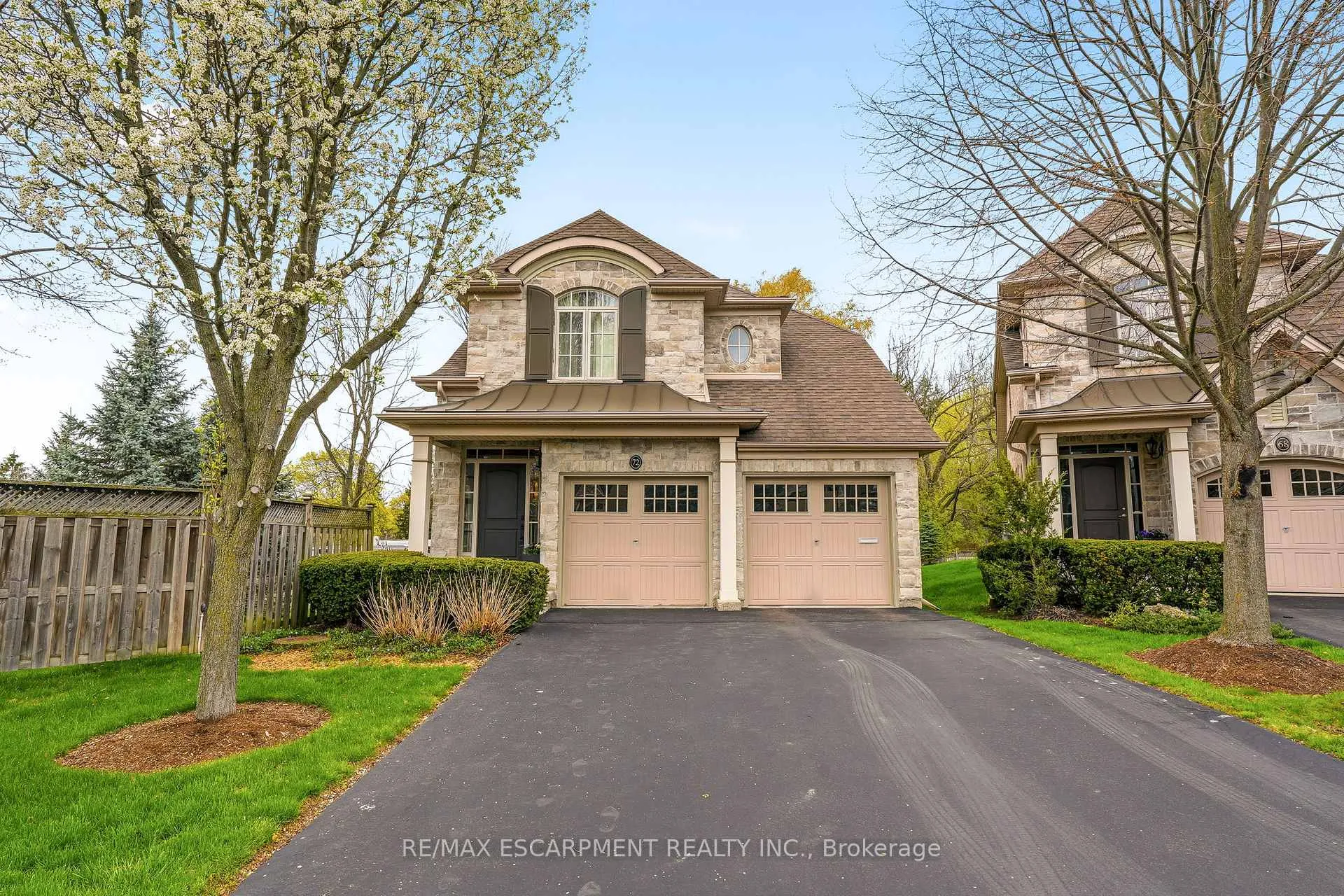 Photo 2 of 72 Mcgrath Court, Hamilton, Dundas — HOMEH