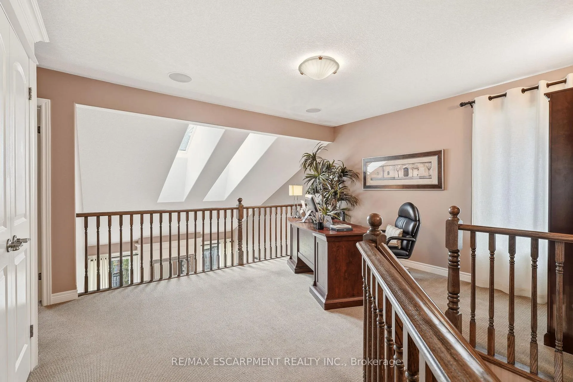 Photo 24 of 72 Mcgrath Court, Hamilton, Dundas — HOMEH